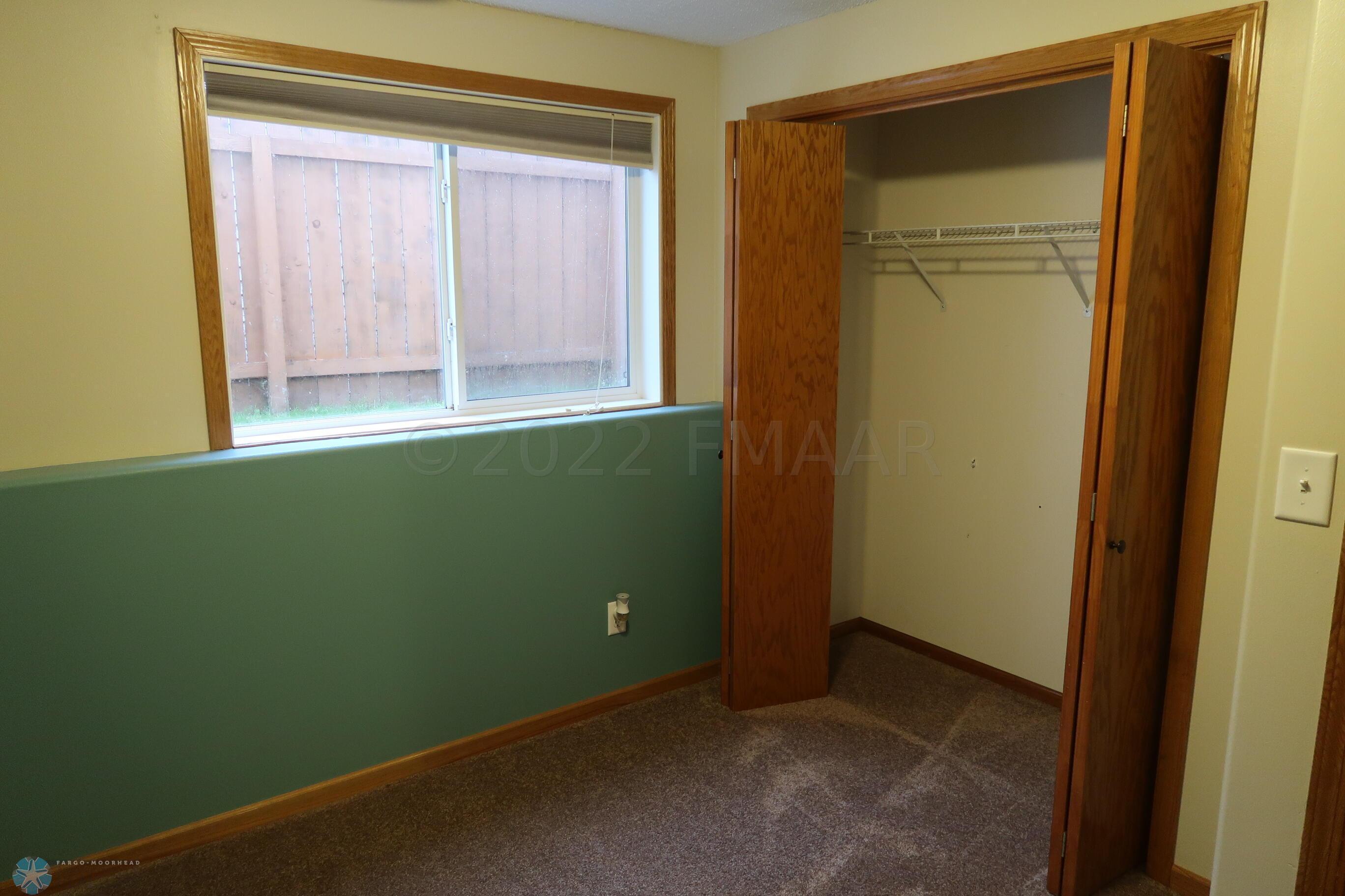21 - Lwr Lvl Bdrm 3 pic 2