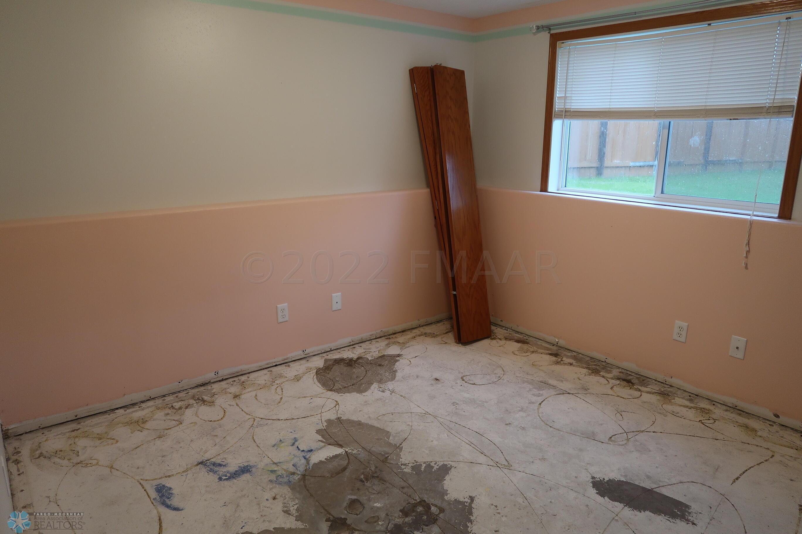 22 - Lwr Lvl Bdrm 4 pic 1