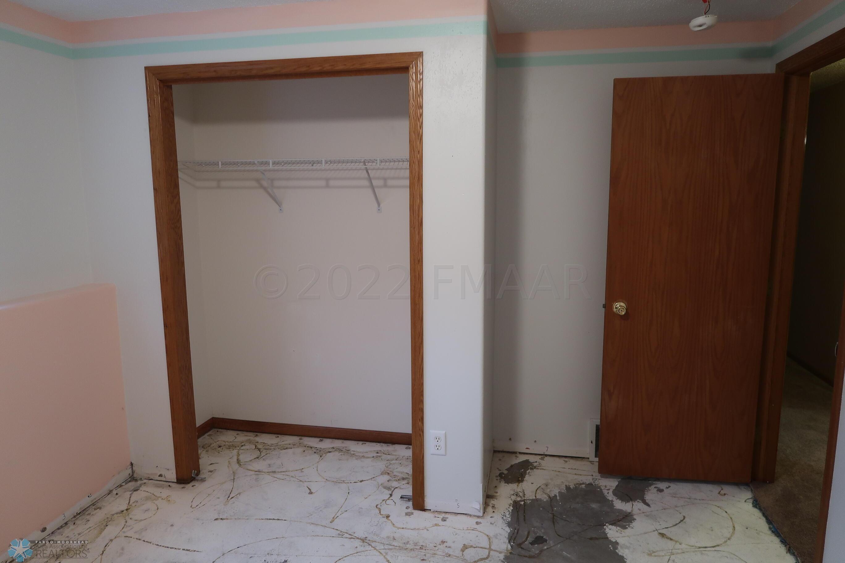 22 - Lwr Lvl Bdrm 4 pic 2
