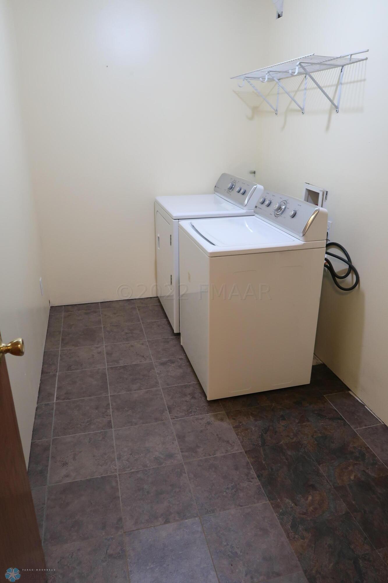 23 - Laundry W & D Included
