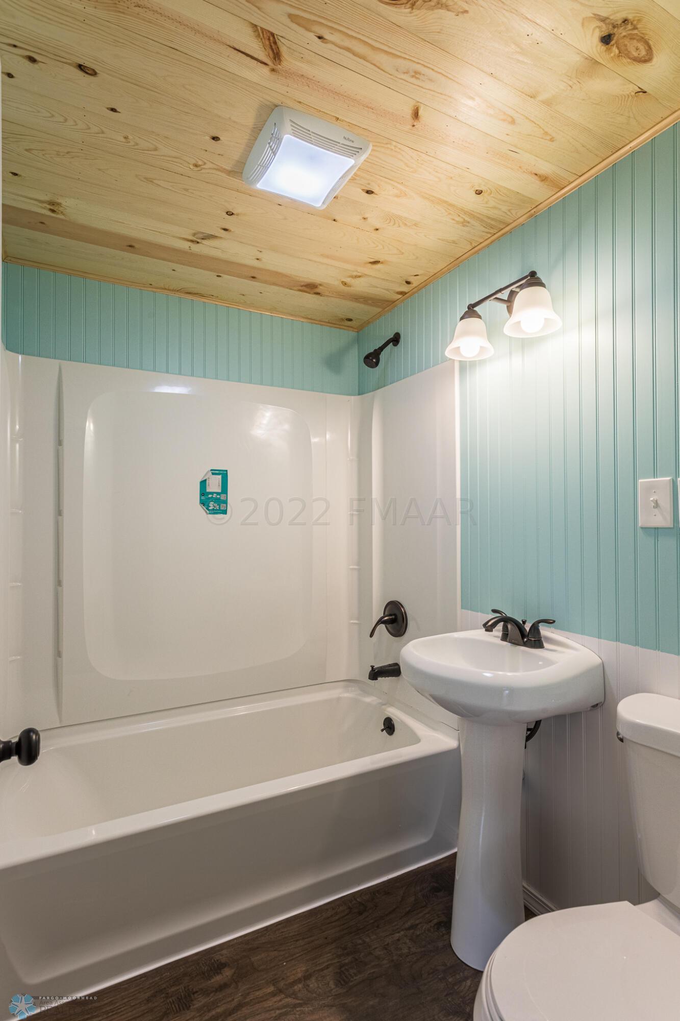 Lower Level Bath