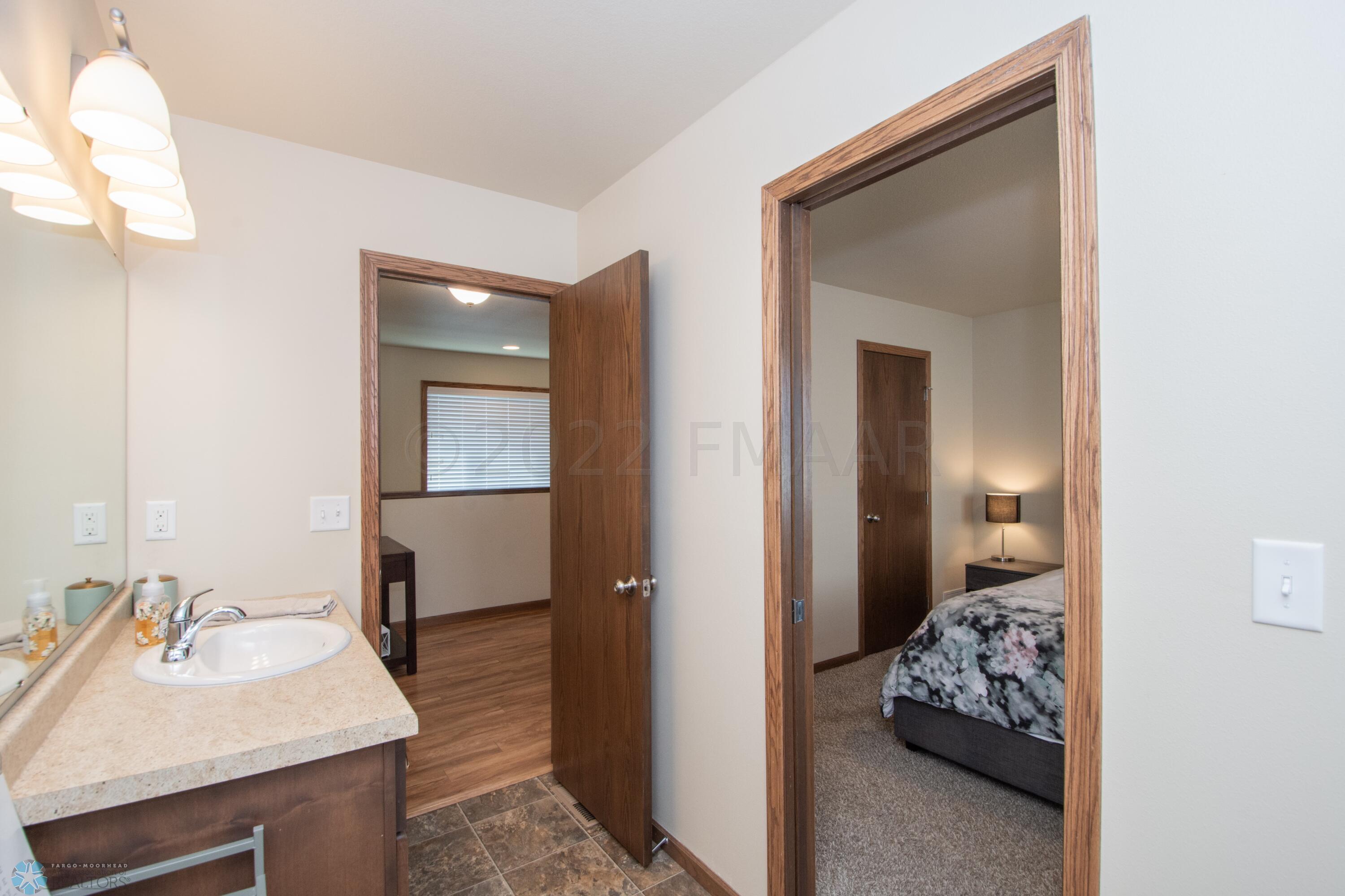 Hollywood Style Full Bathroom
