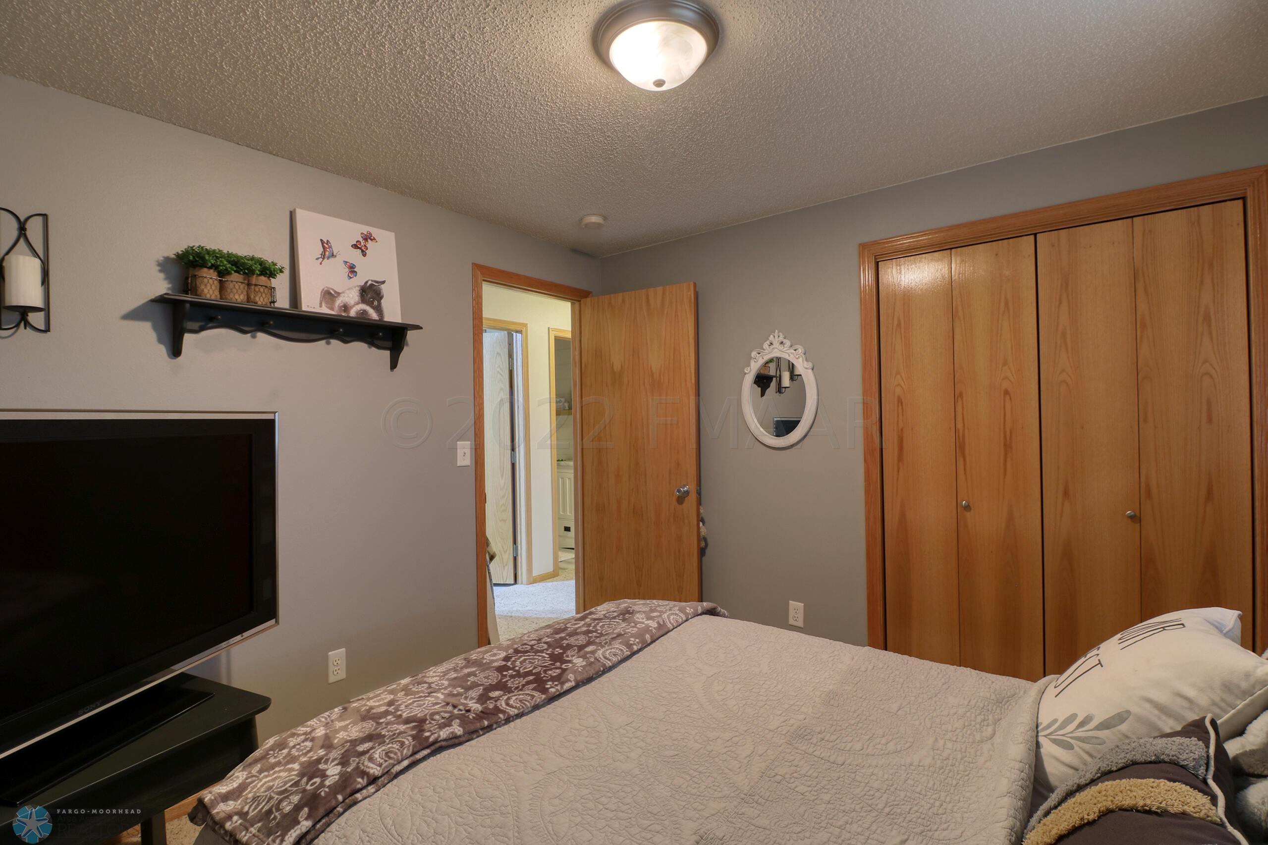 Basement Bedroom1_2
