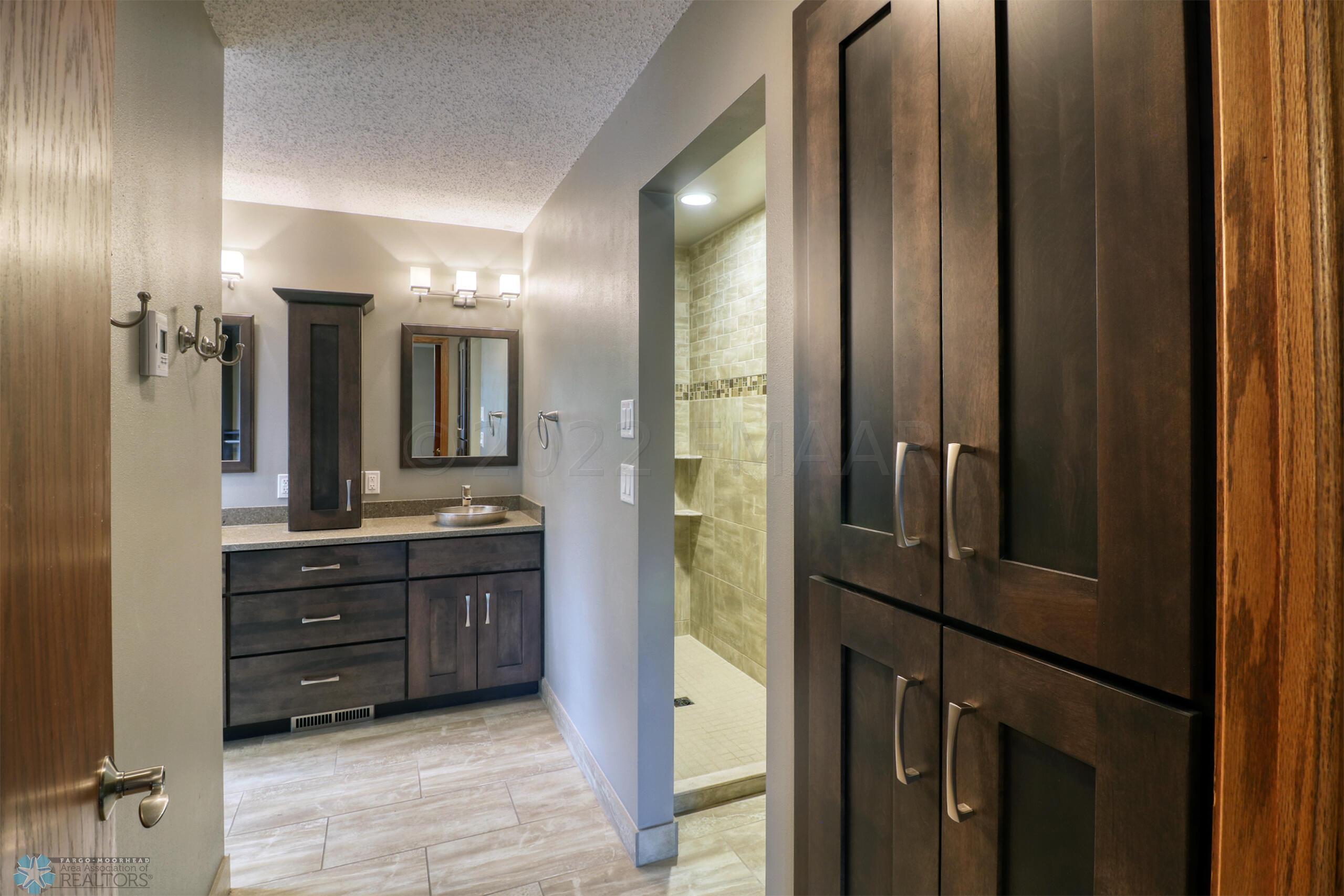Master Bathroom1_1