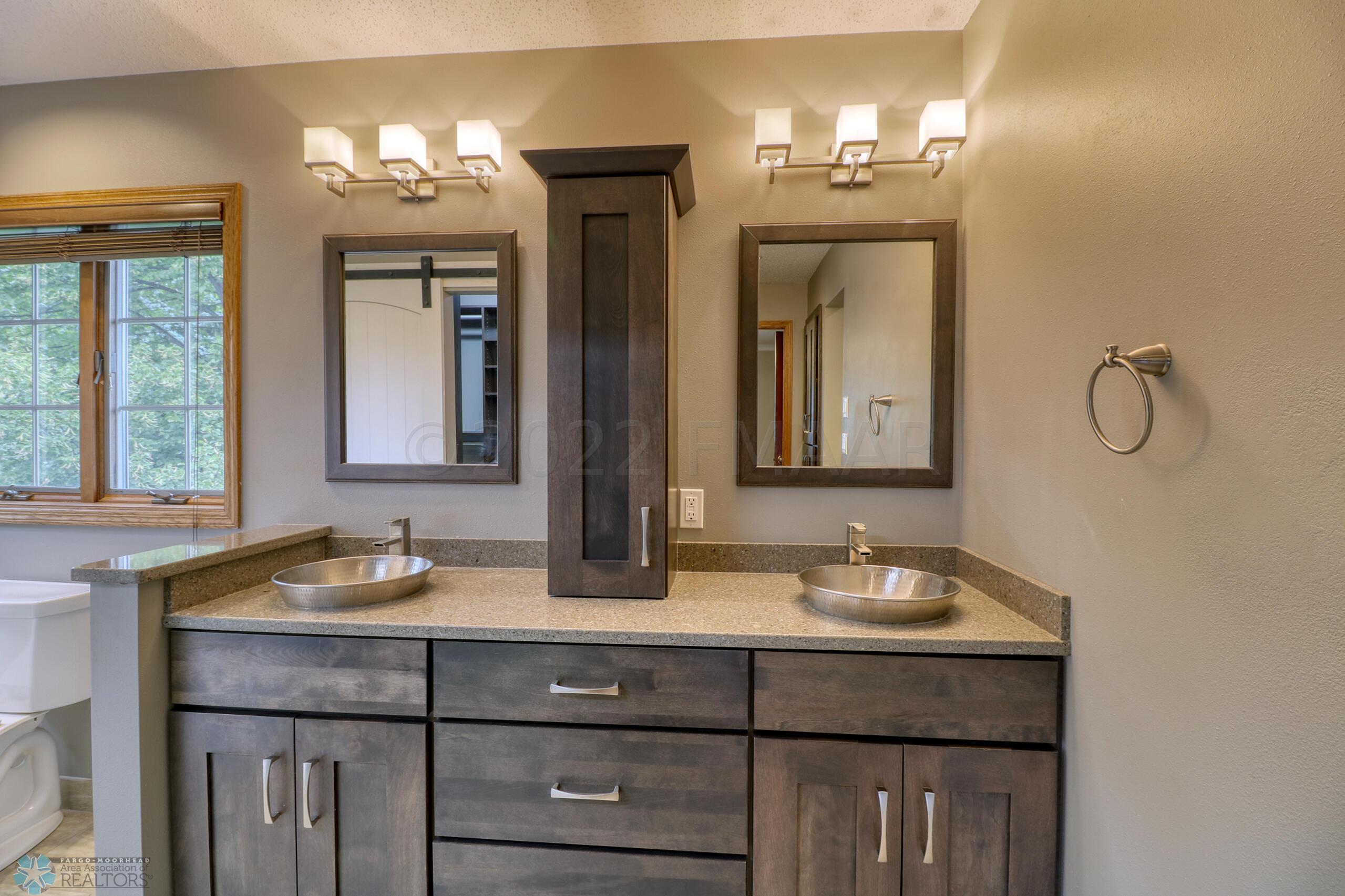 Master Bathroom1_2