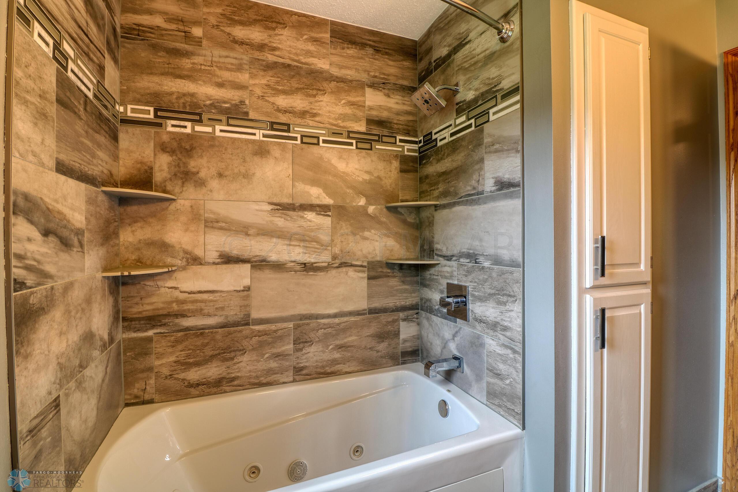 Upstairs Bathroom1_2