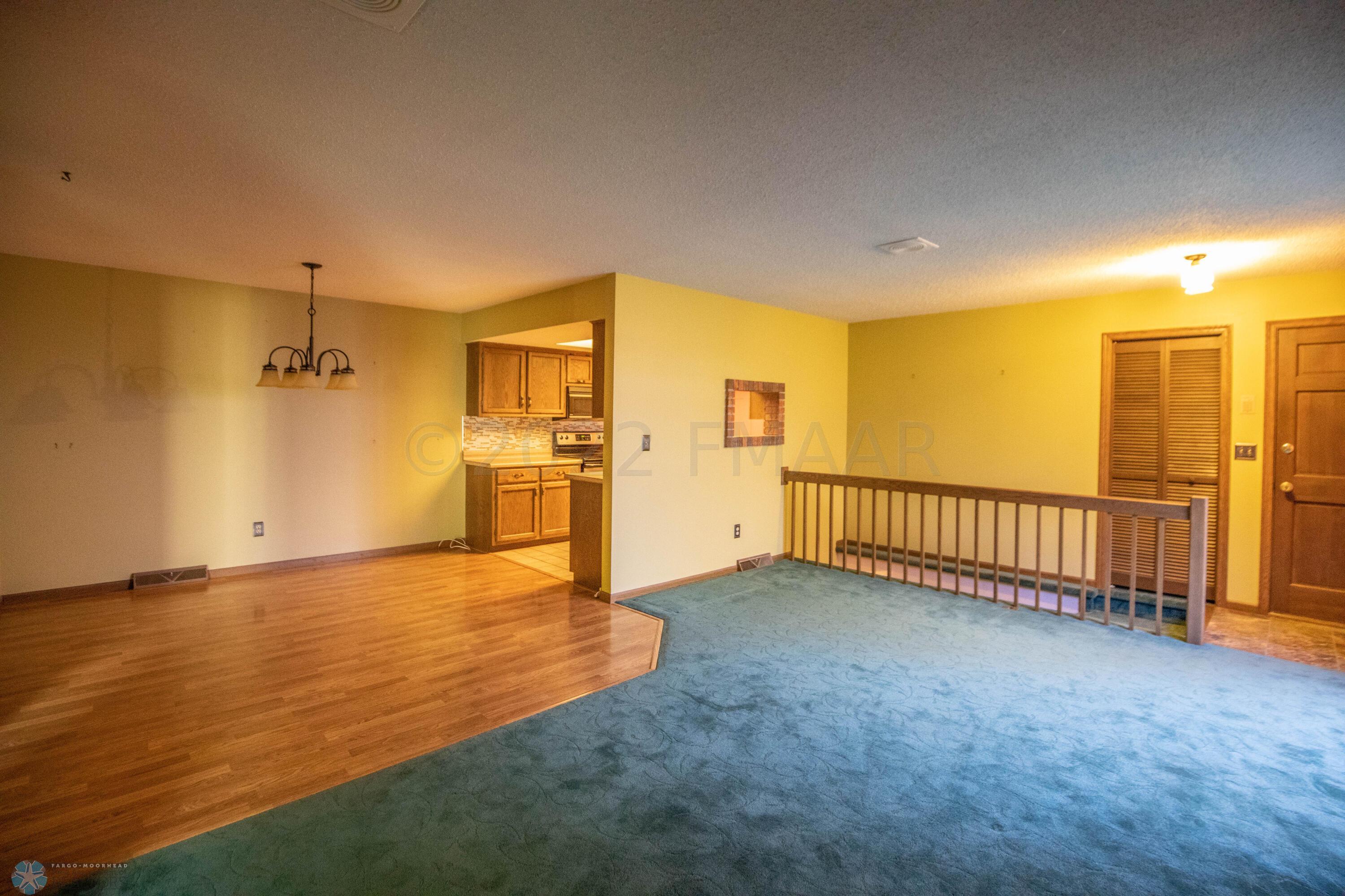 Living Room/Dining