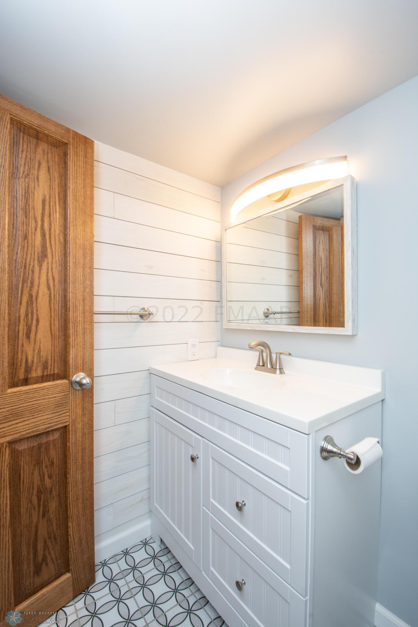 Main Floor 3/4 Bath