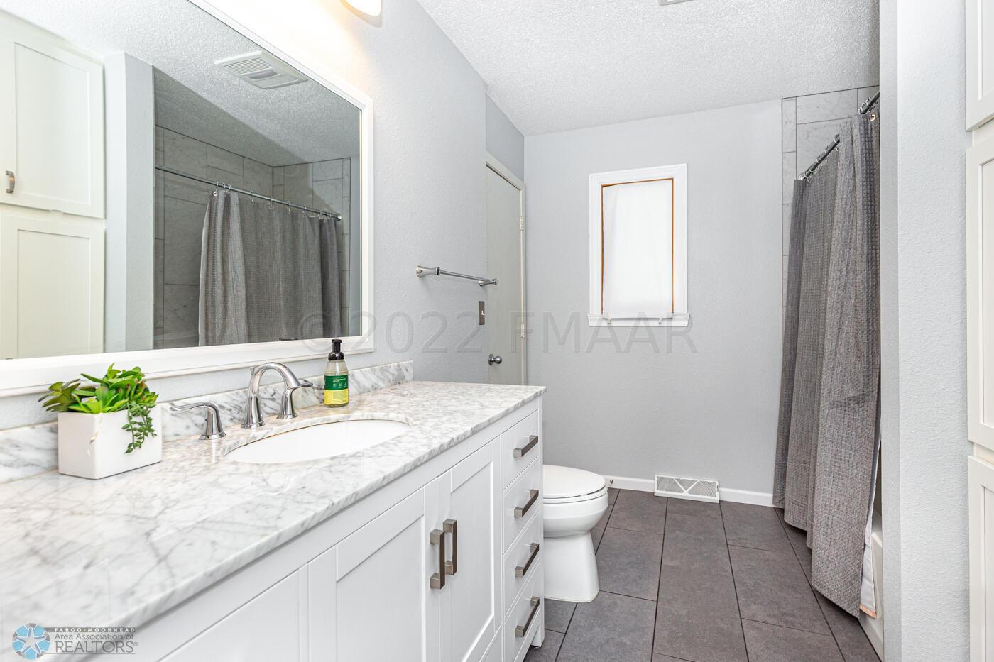 Hollywood Bathroom