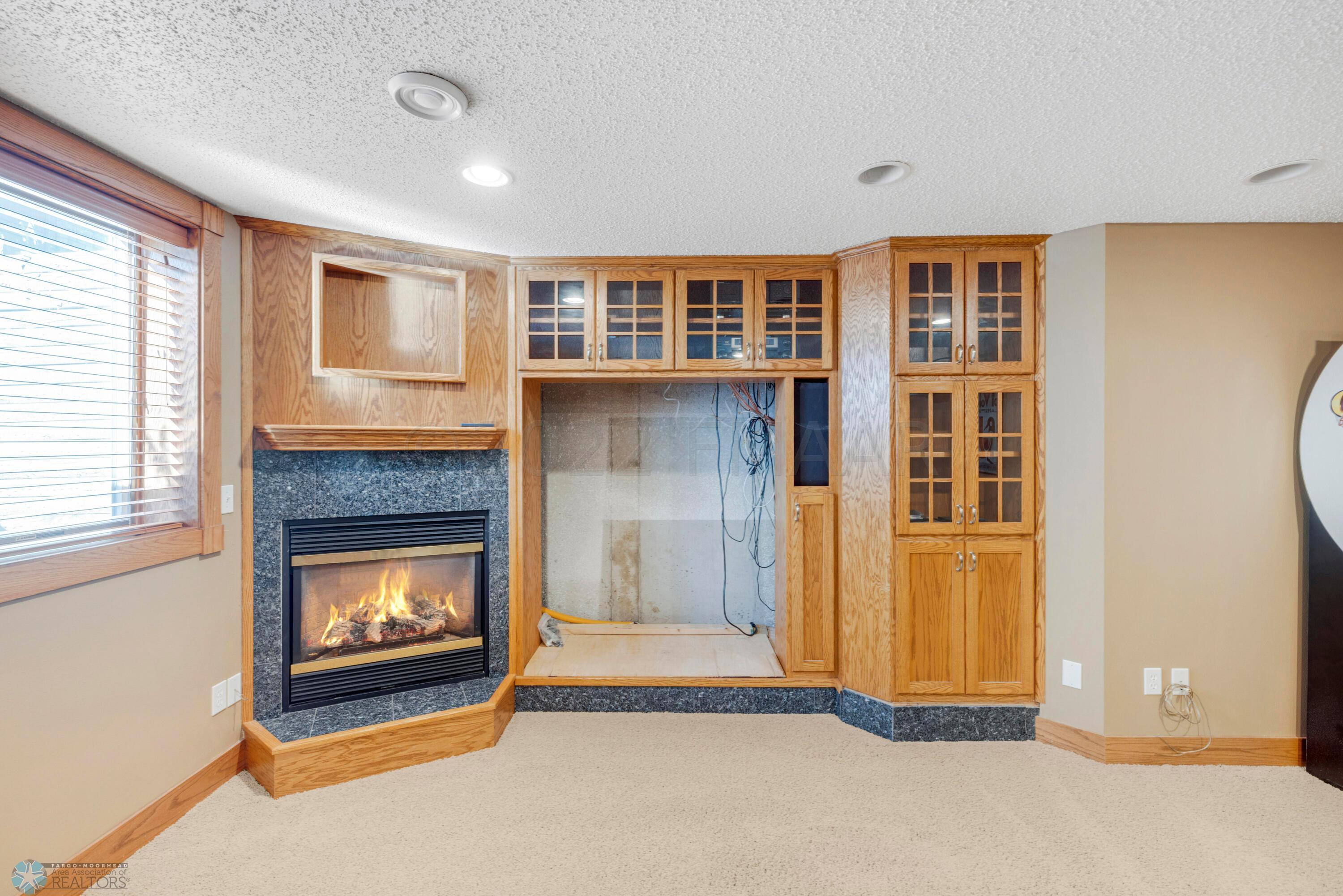 Fireplace & Entertainment Center