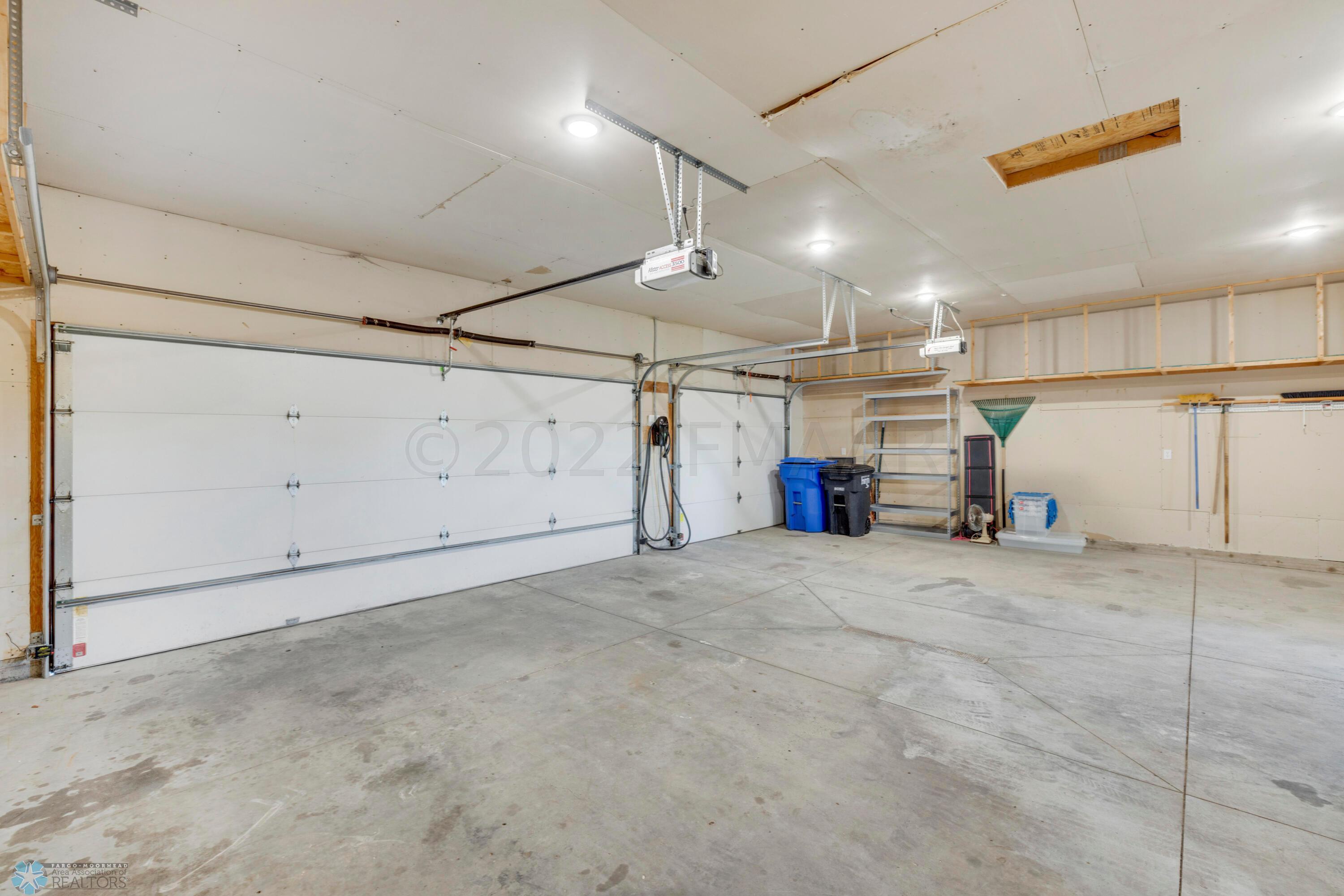 Heated 3 Stall Garage