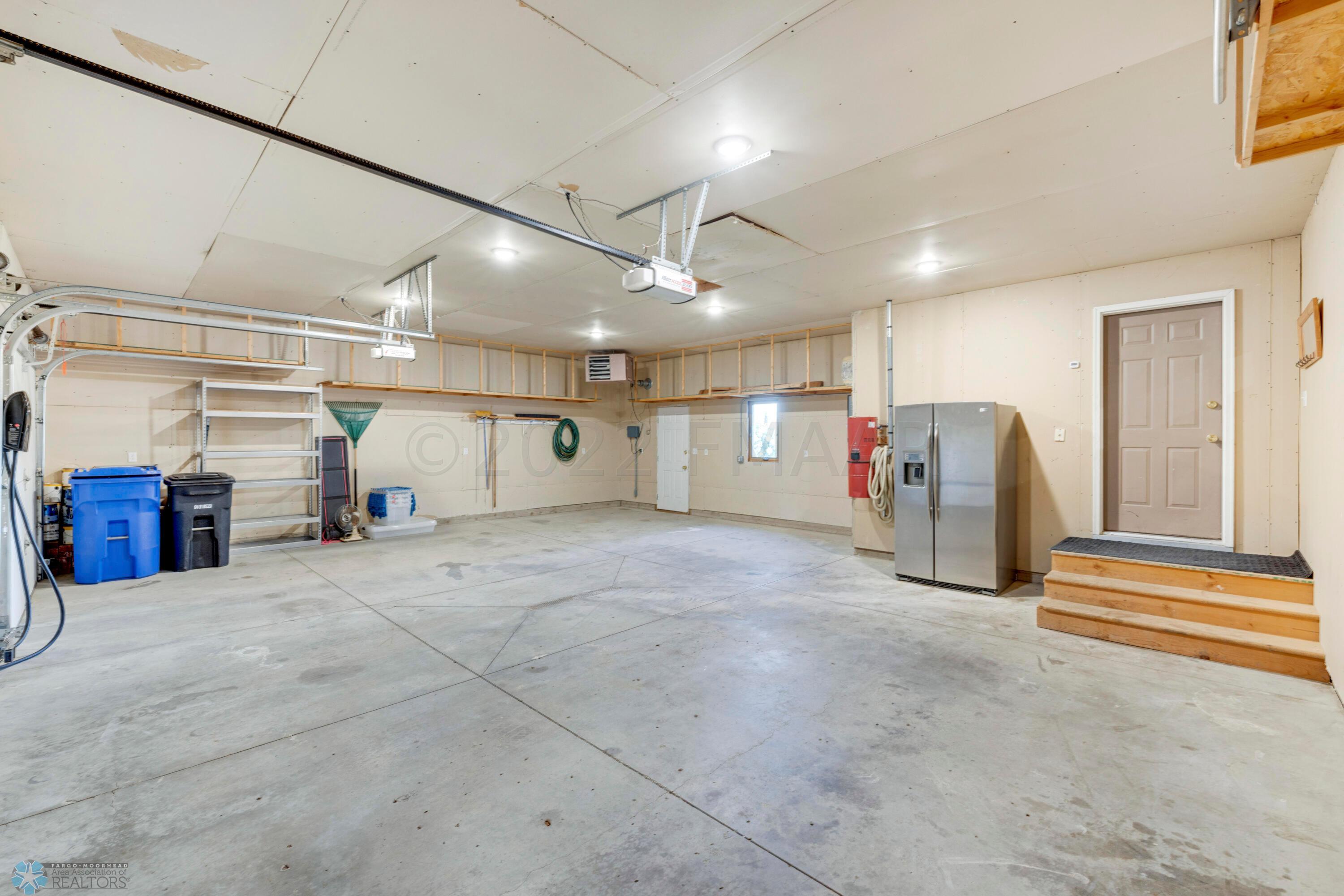 Heated 3 Stall Garage
