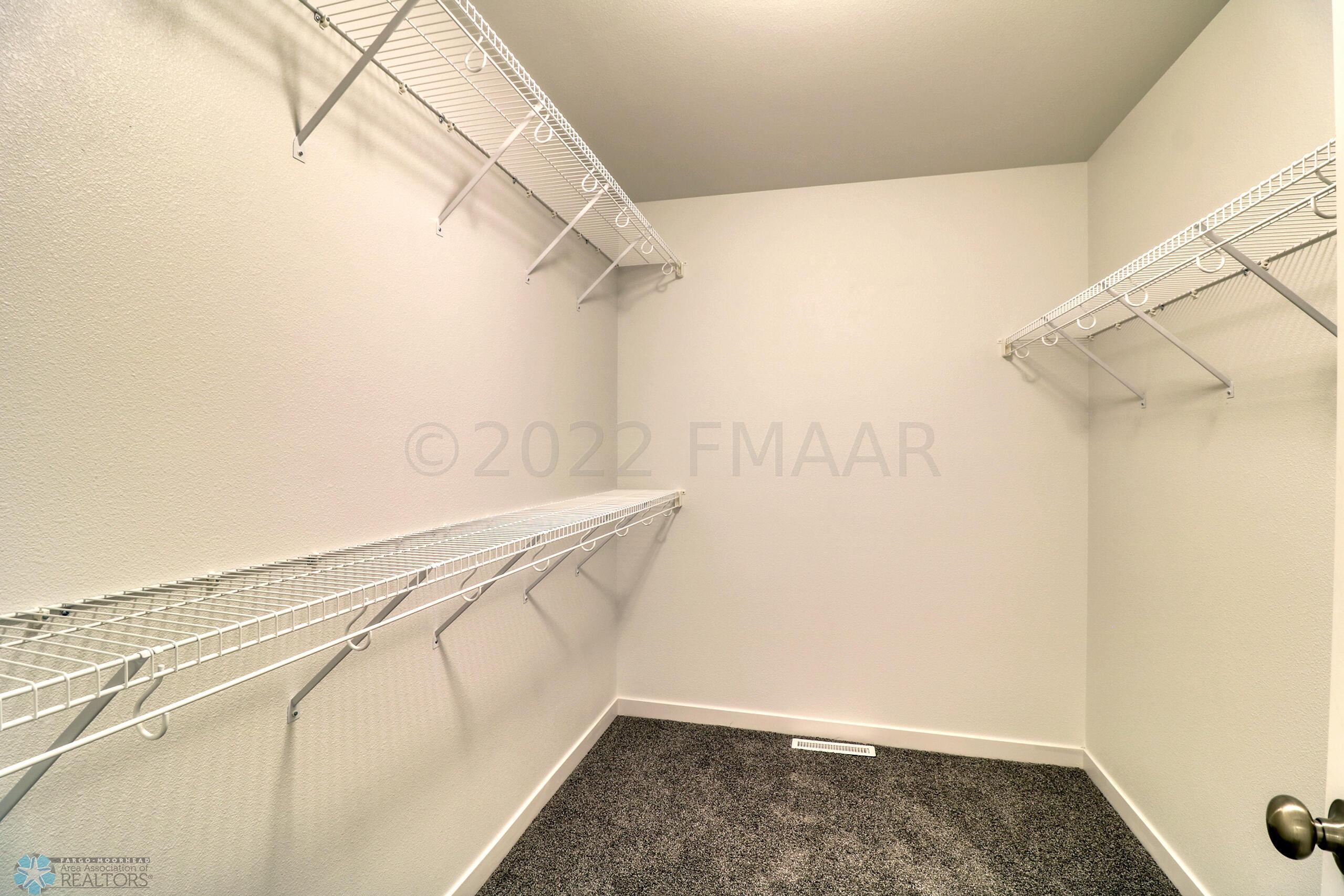Master Closet (1)