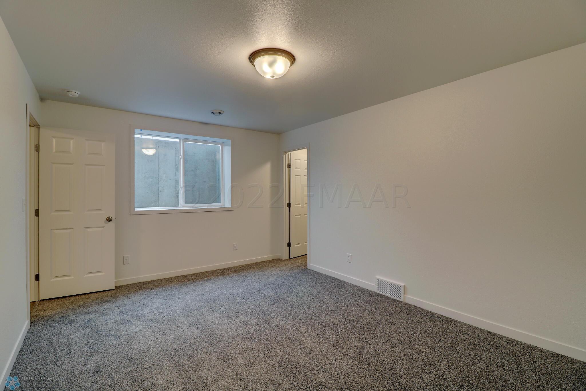 Basement Bedroom2_2