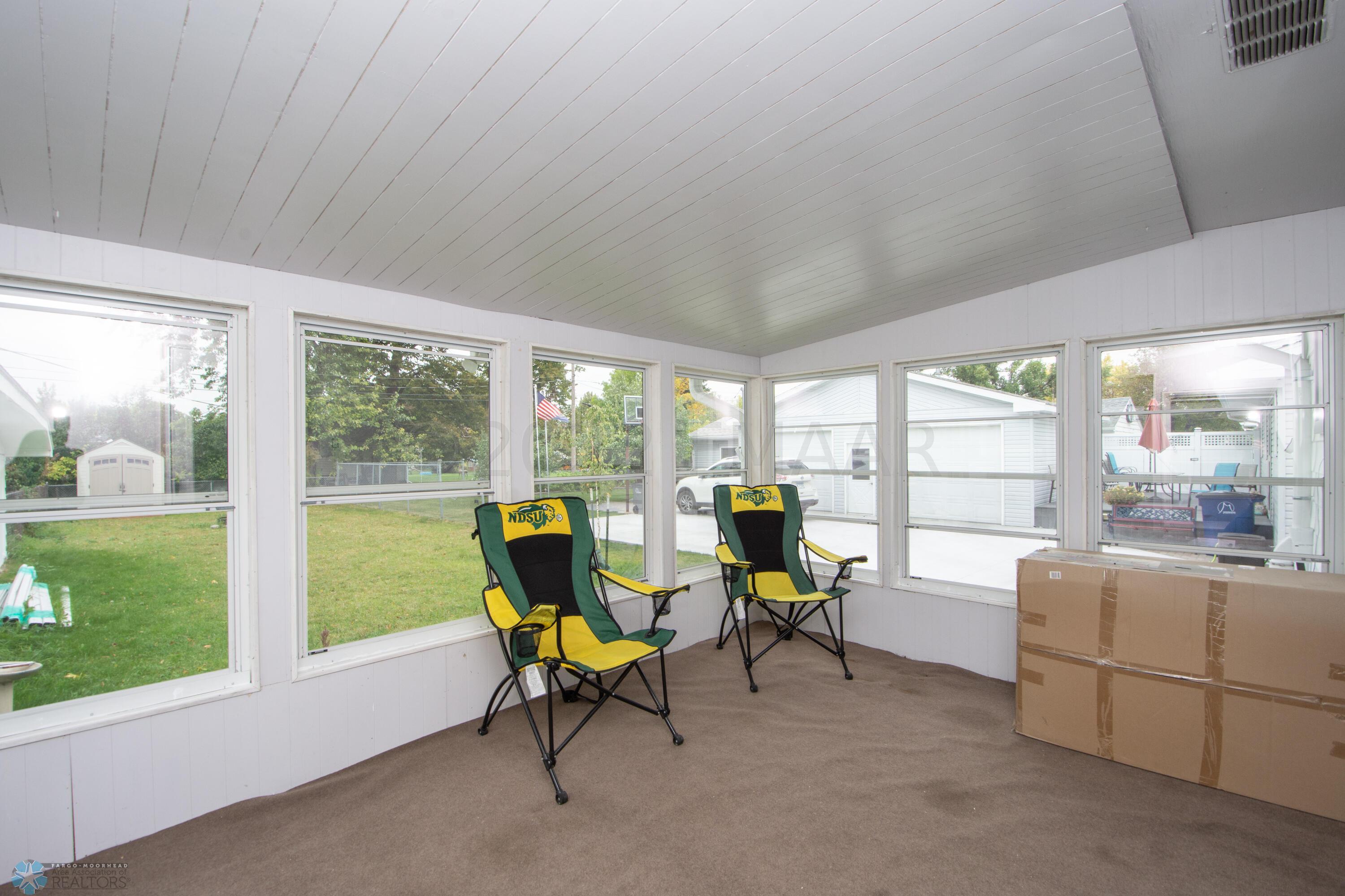 3 seasons porch