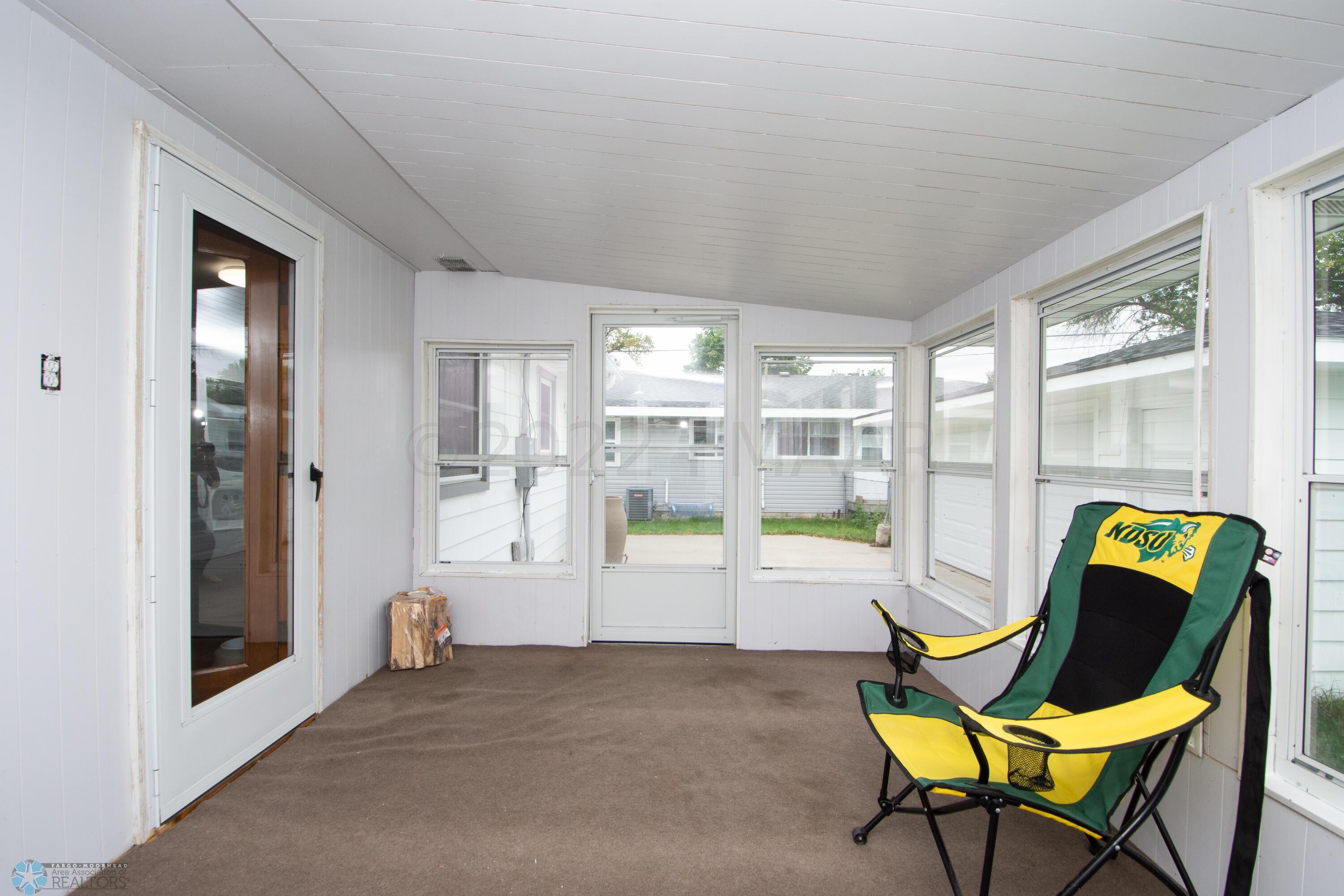 3 seasons porch