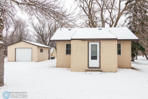 313 FRONT Street S, Fairmount, ND 58030