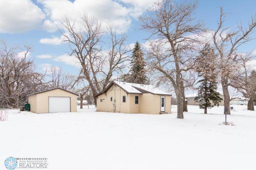 313 FRONT Street S, Fairmount, ND 58030