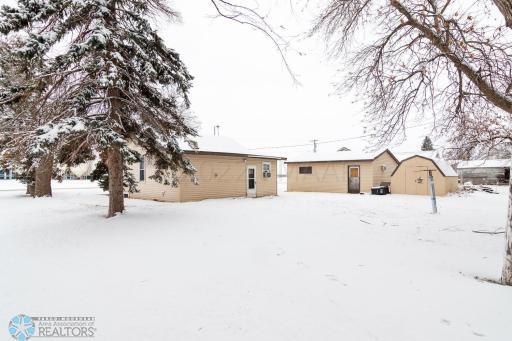 313 FRONT Street S, Fairmount, ND 58030
