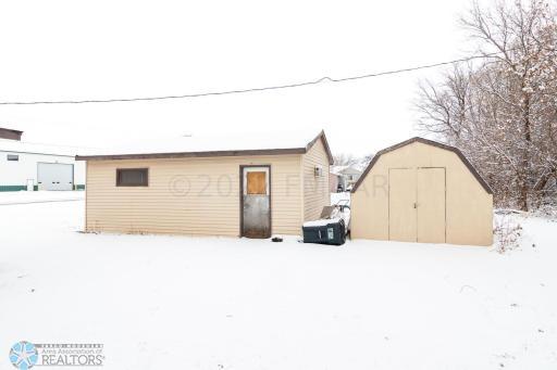 313 FRONT Street S, Fairmount, ND 58030