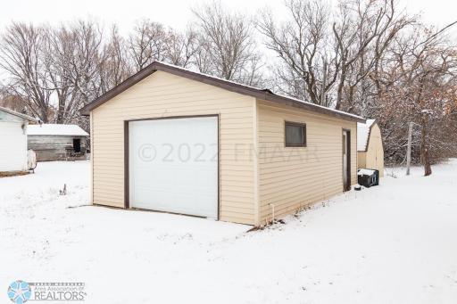 313 FRONT Street S, Fairmount, ND 58030