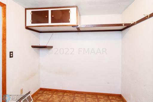 313 FRONT Street S, Fairmount, ND 58030