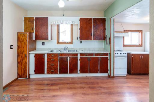 313 FRONT Street S, Fairmount, ND 58030