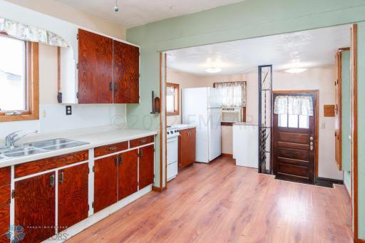 313 FRONT Street S, Fairmount, ND 58030