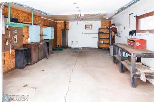 313 FRONT Street S, Fairmount, ND 58030