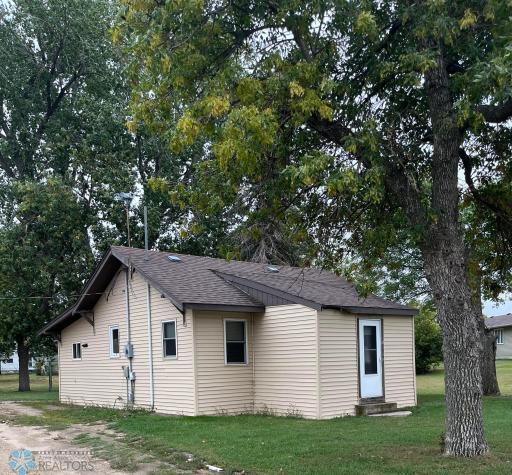 313 FRONT Street S, Fairmount, ND 58030