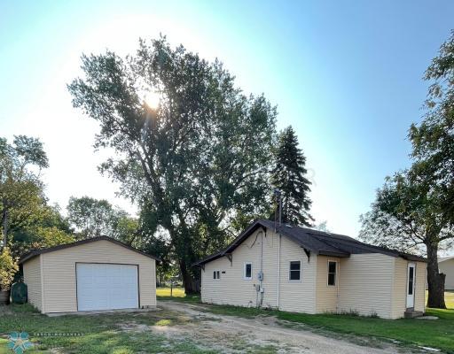 313 FRONT Street S, Fairmount, ND 58030
