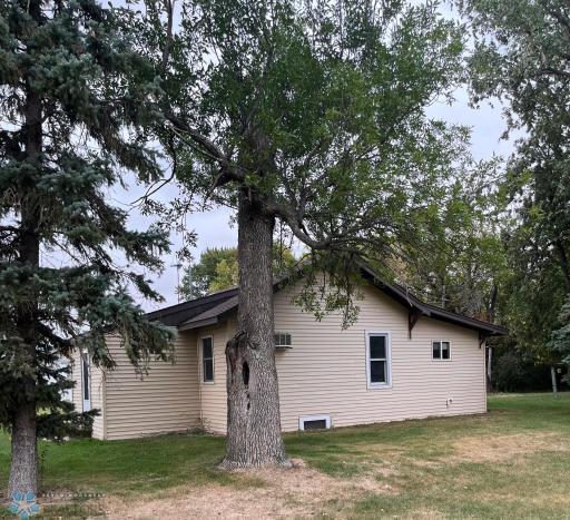 313 FRONT Street S, Fairmount, ND 58030