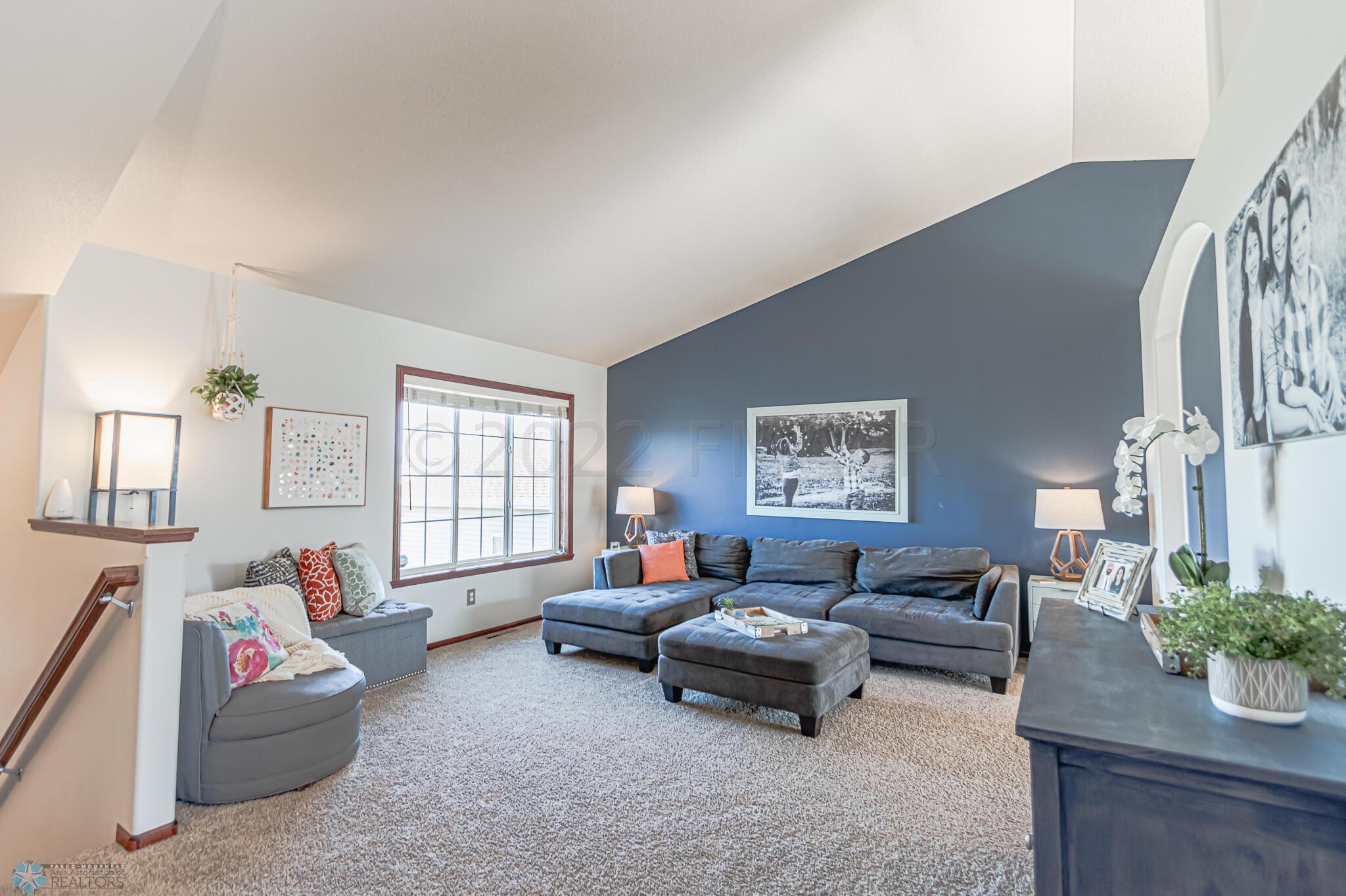 1541 34th Ave S, Moorhead, MN 56560-06