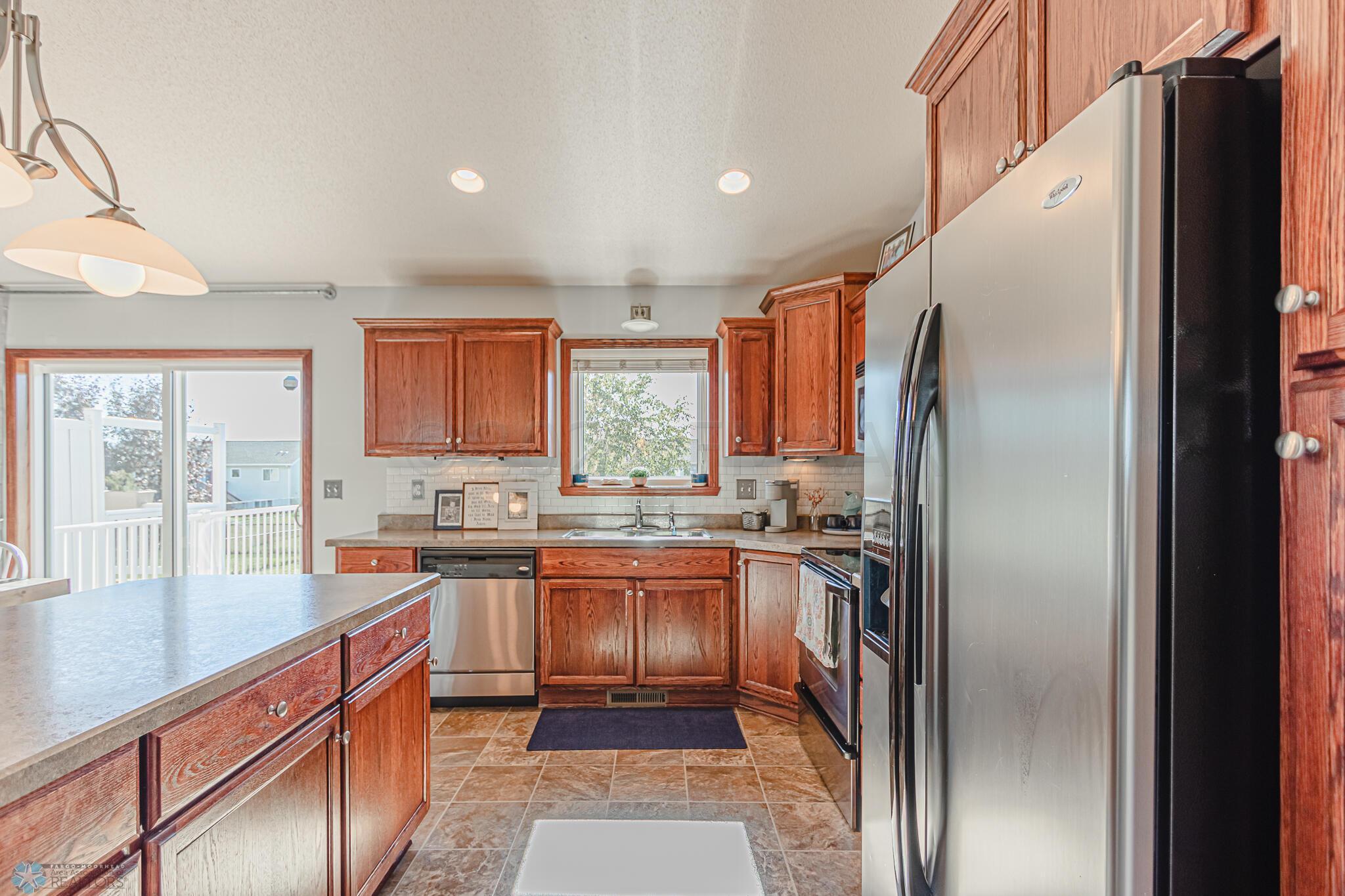 1541 34th Ave S, Moorhead, MN 56560-13