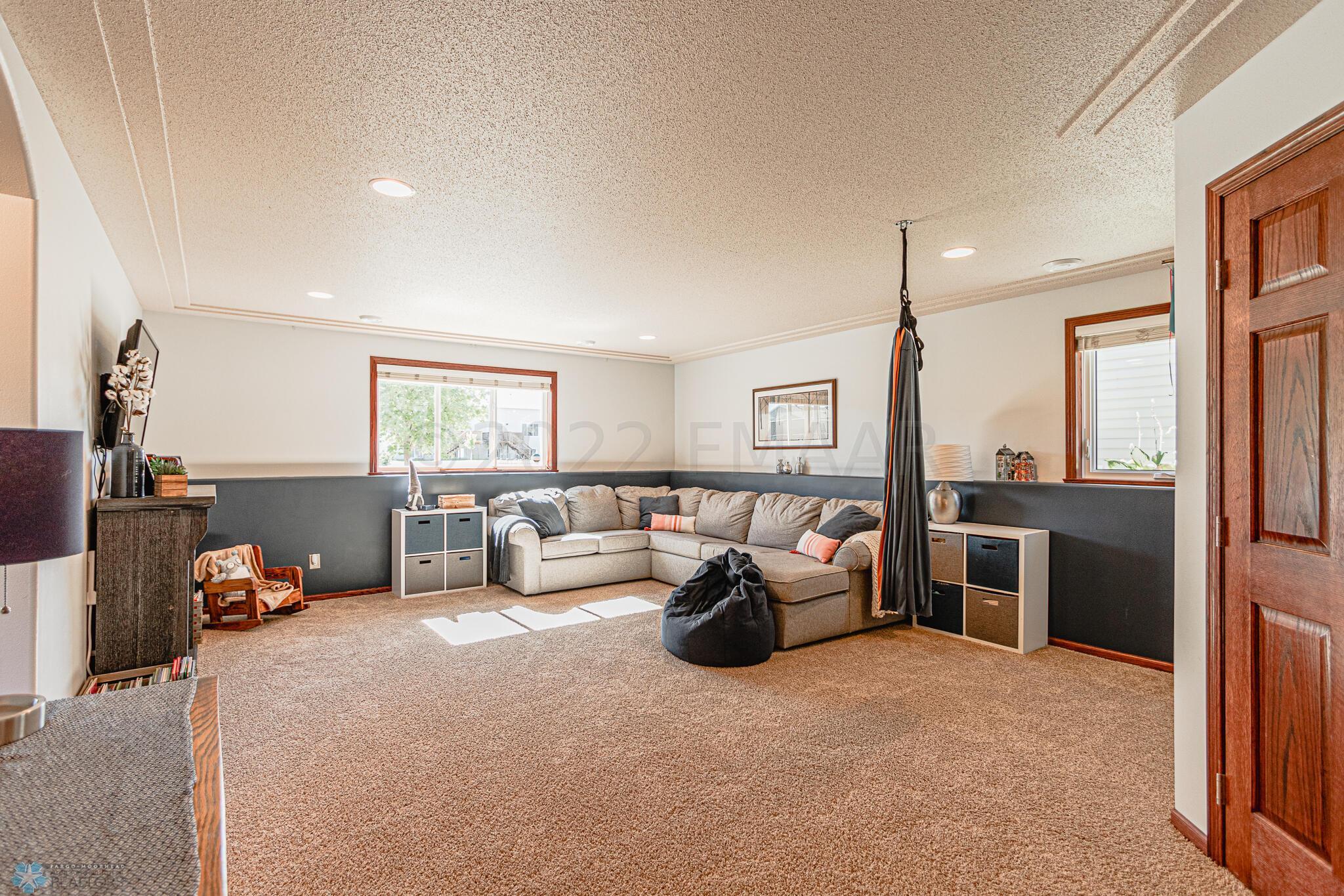 1541 34th Ave S, Moorhead, MN 56560-18