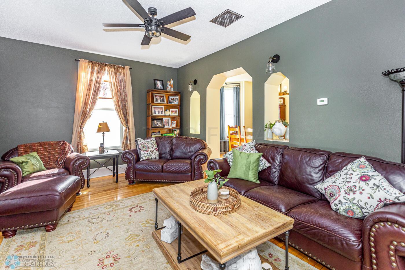 Home-4
