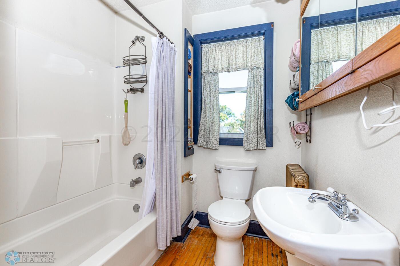 2nd floor bath