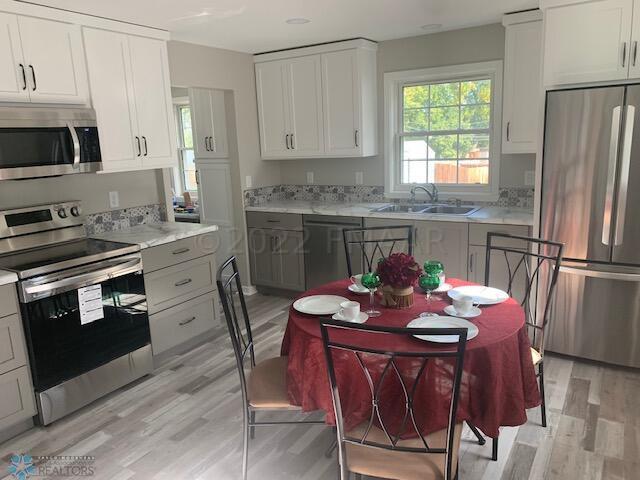 Kitchen/Eating