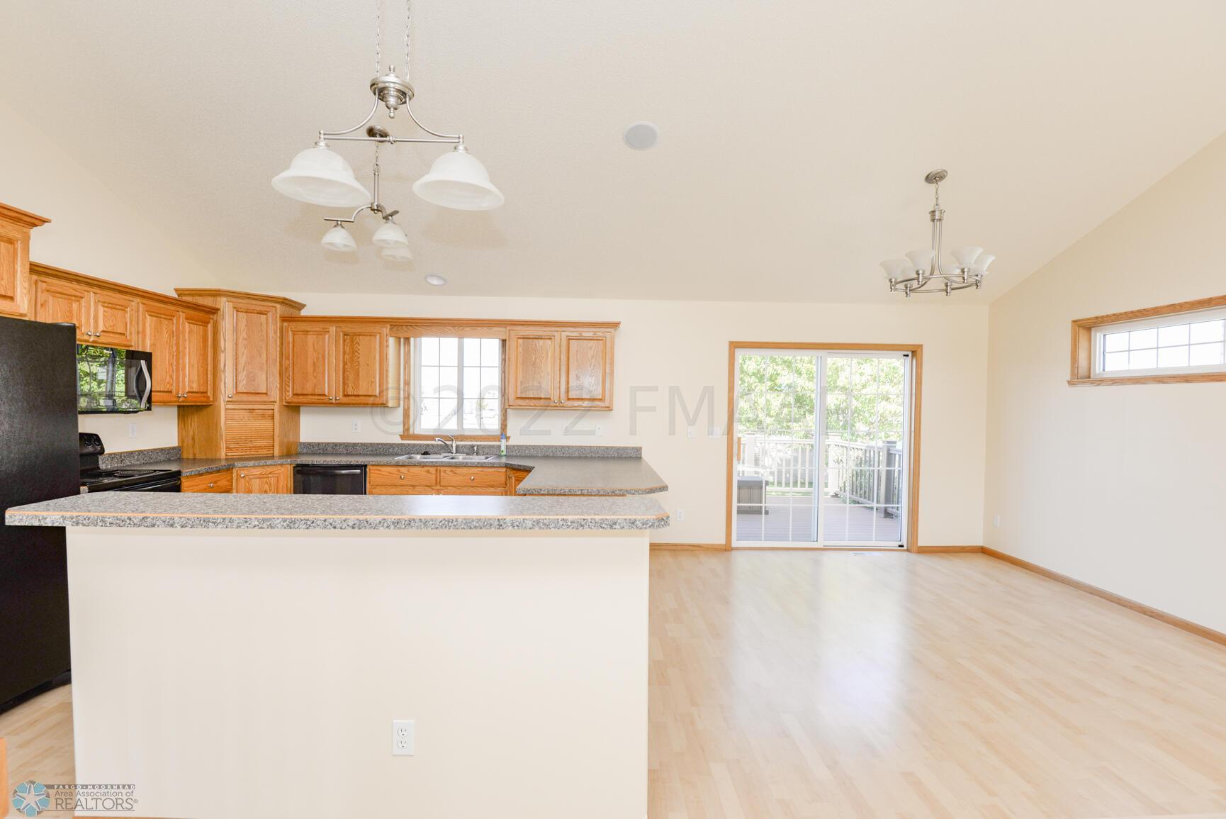 Kitchen/Dining