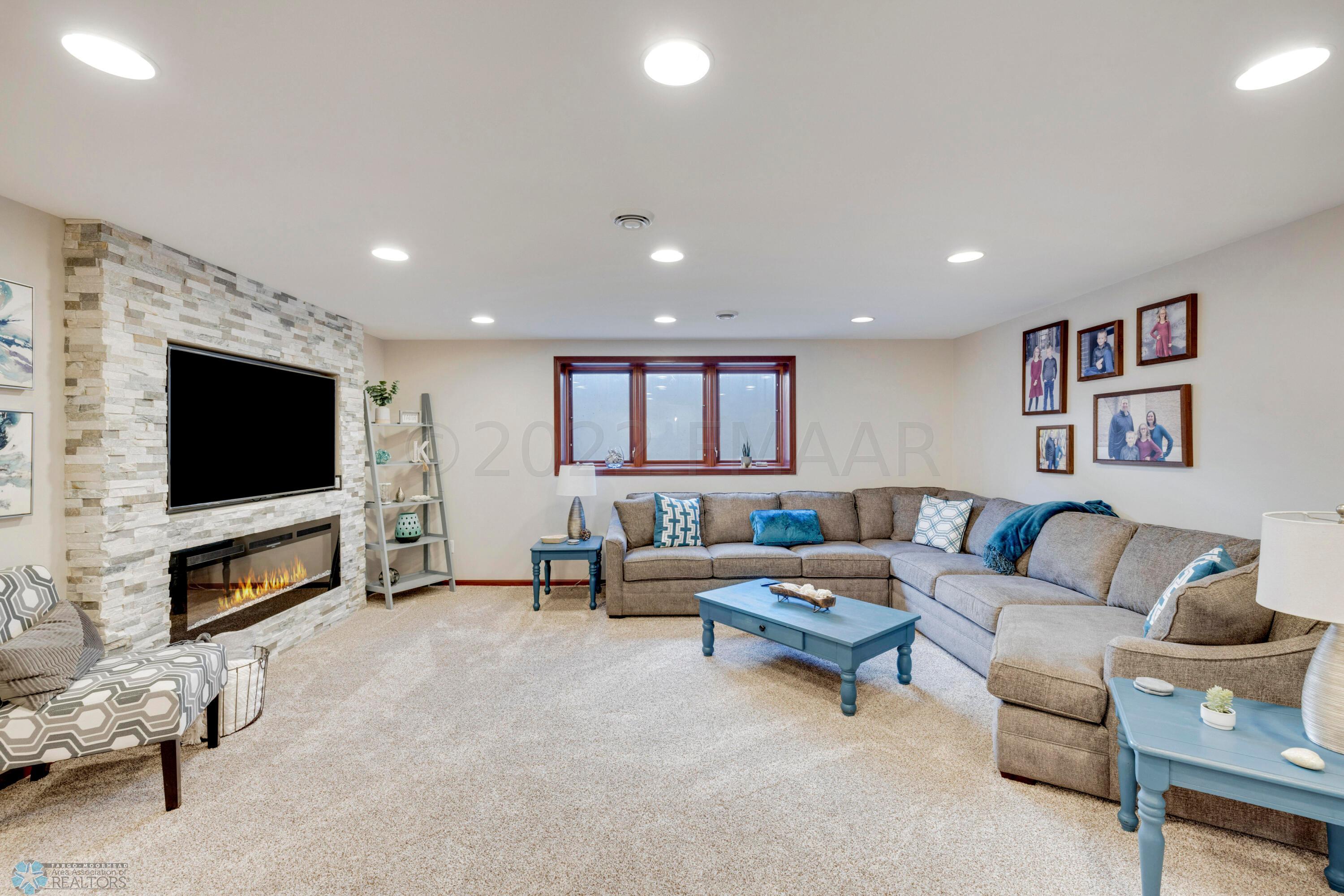 Amdak_1824 36th St S Moorhead__41