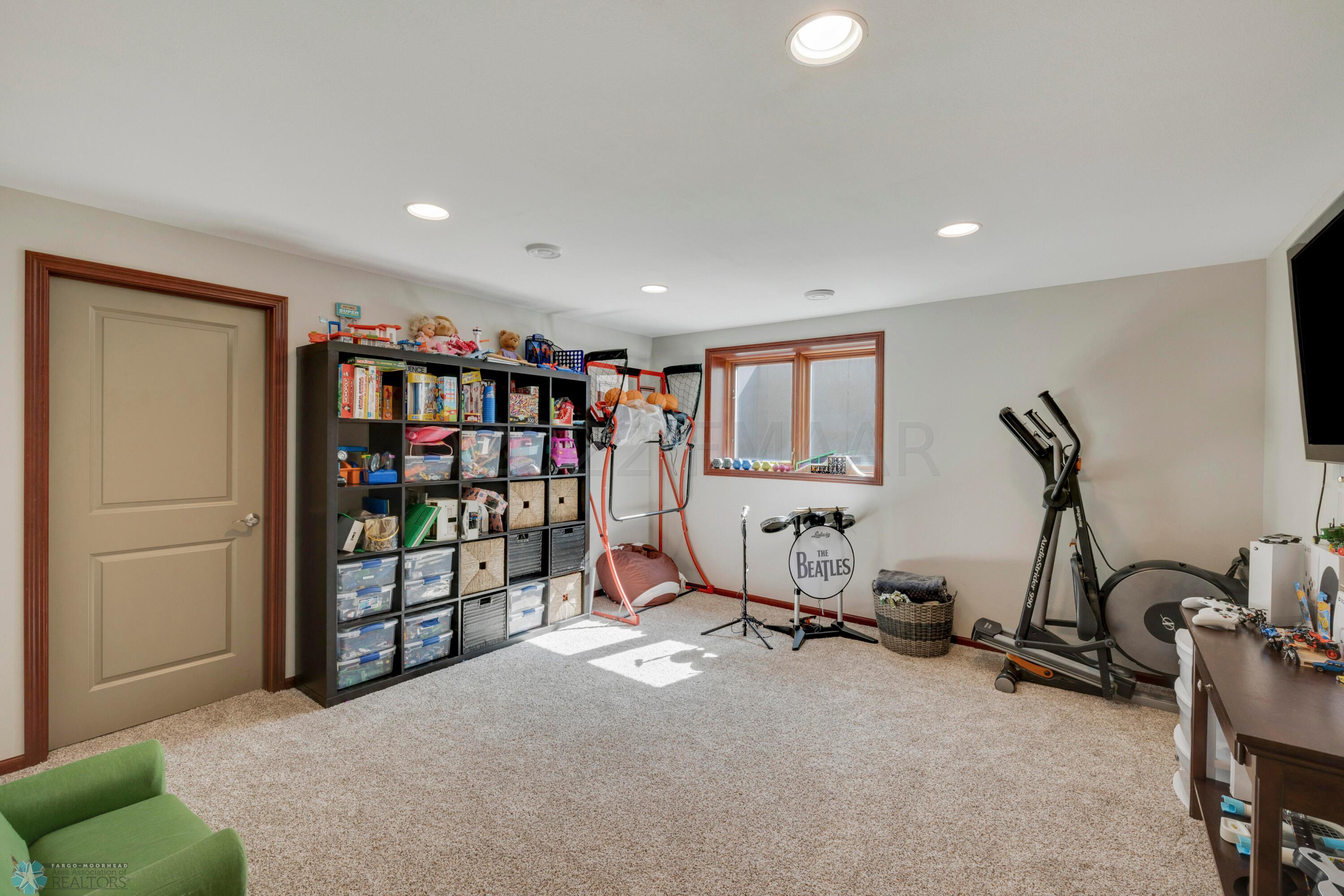 Amdak_1824 36th St S Moorhead__46