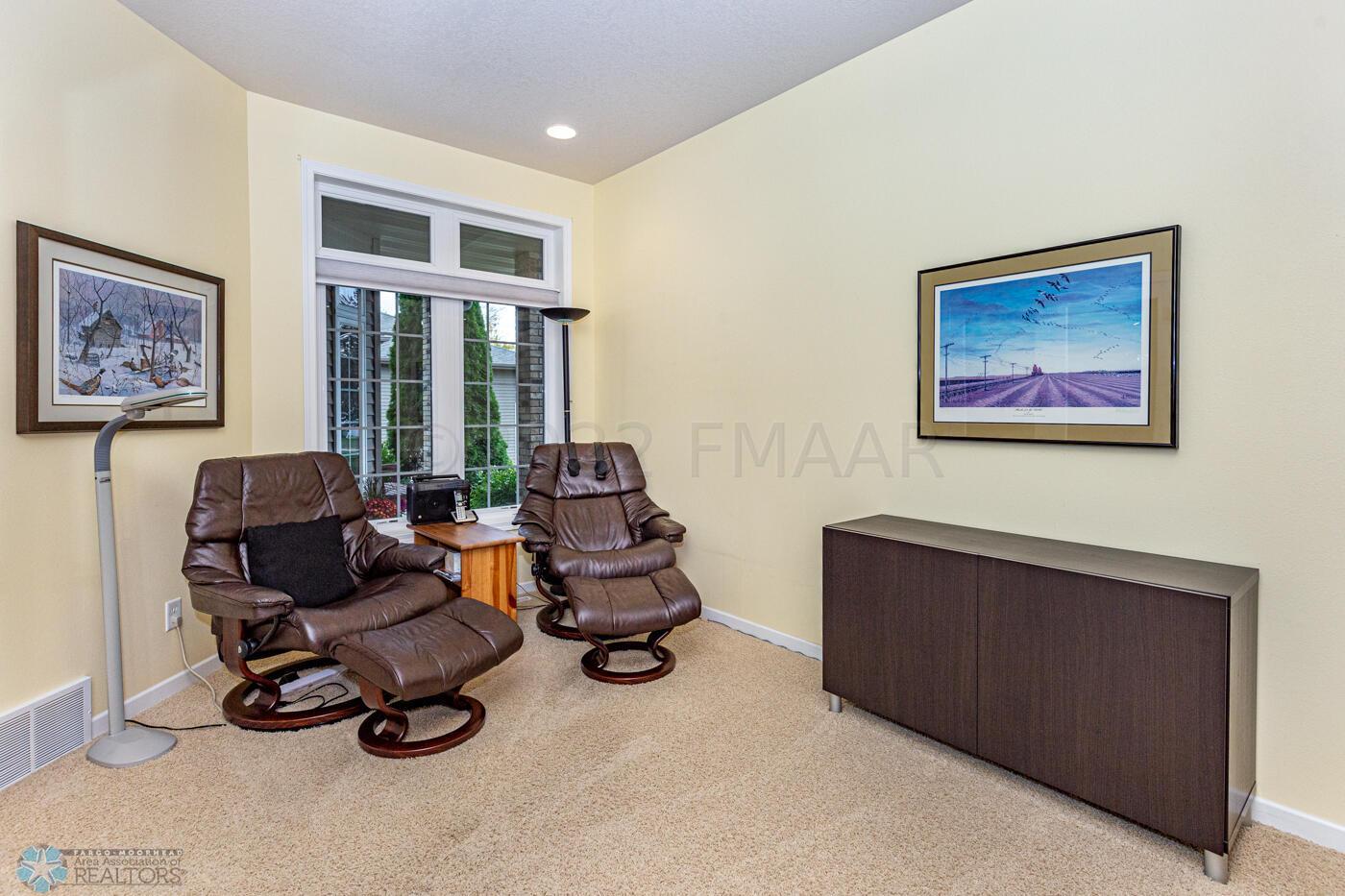Den/Bedroom