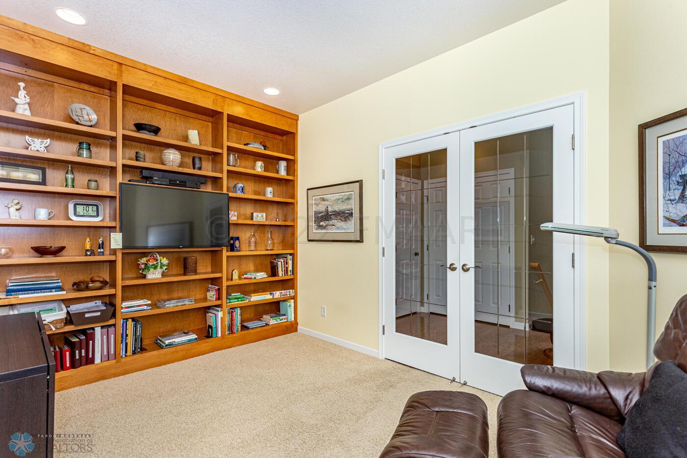 Den/Bedroom