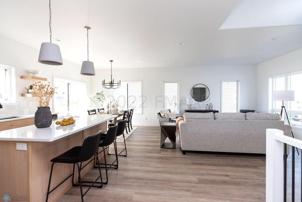 1081AshleyDr.W-32 NEW