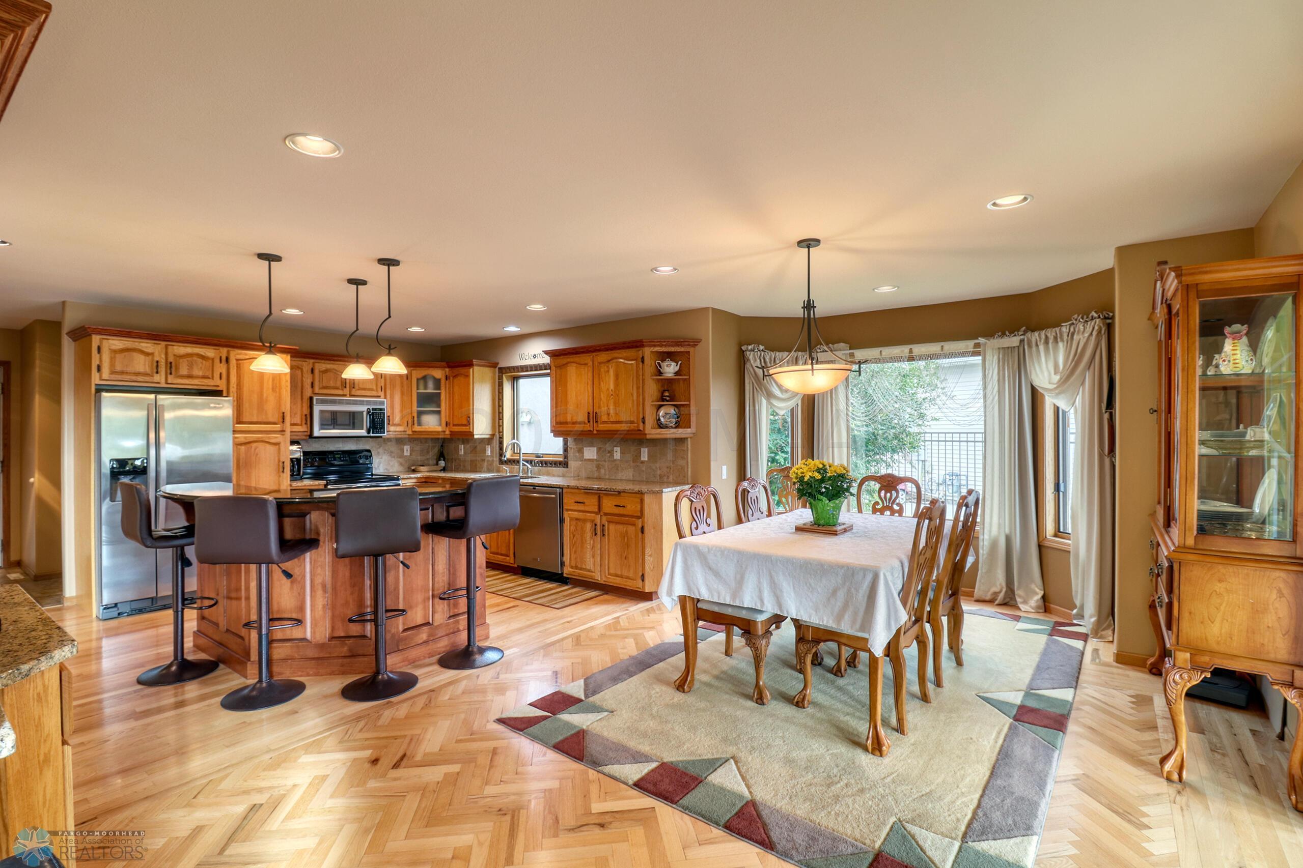 Kitchen Dining Area