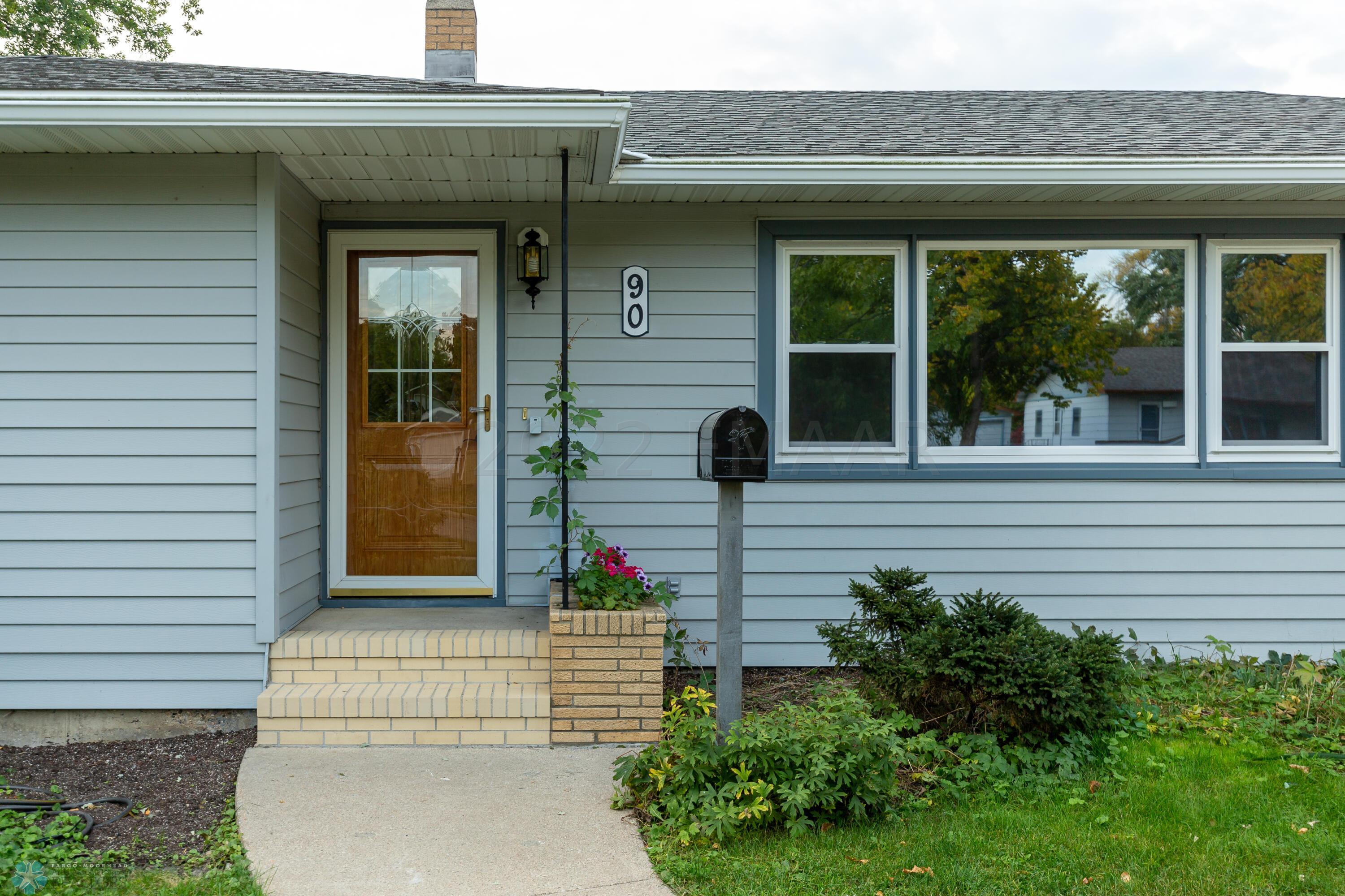 New Front Steps and Mailbox