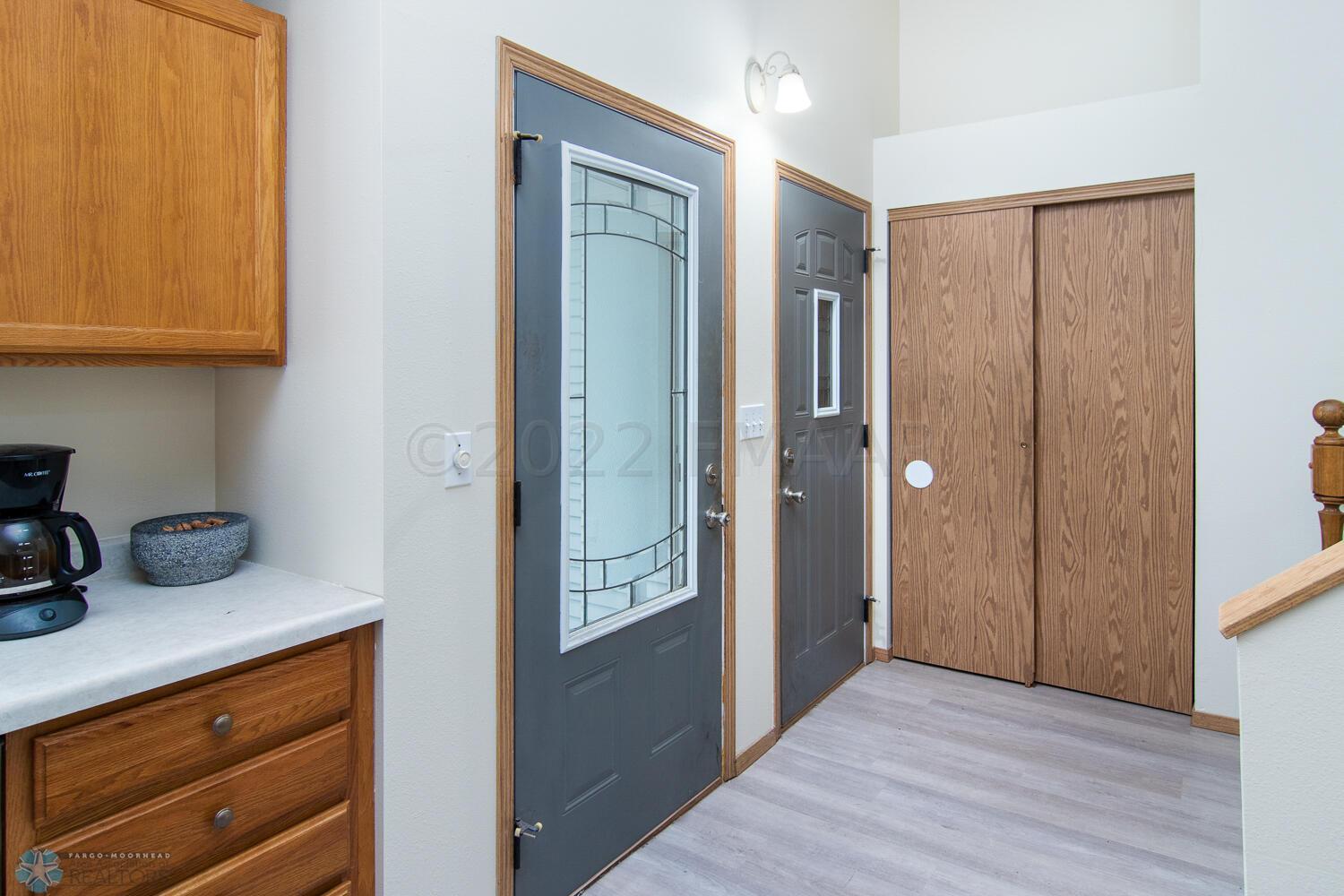 Kitchen/Entry