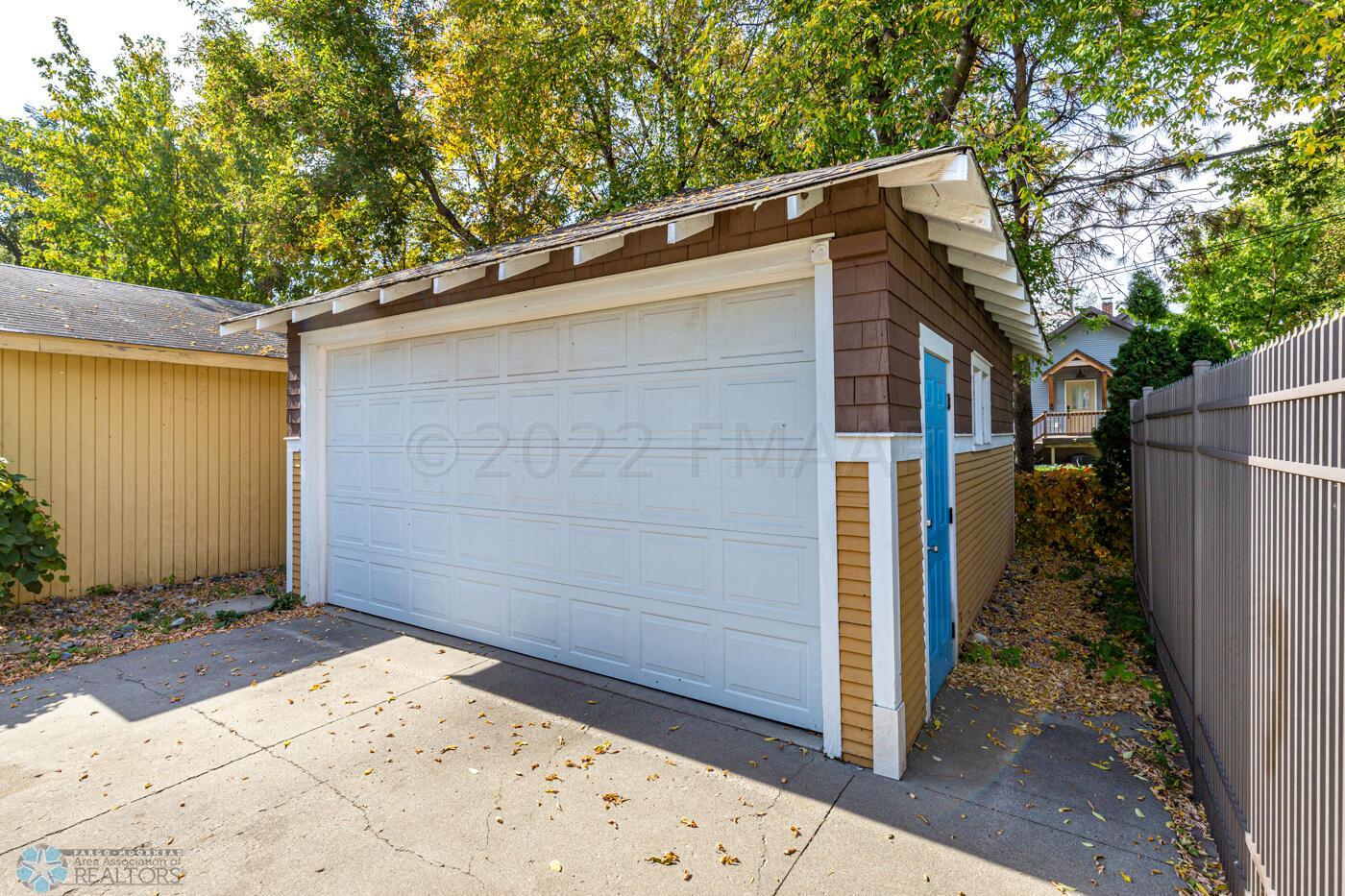 Garage
