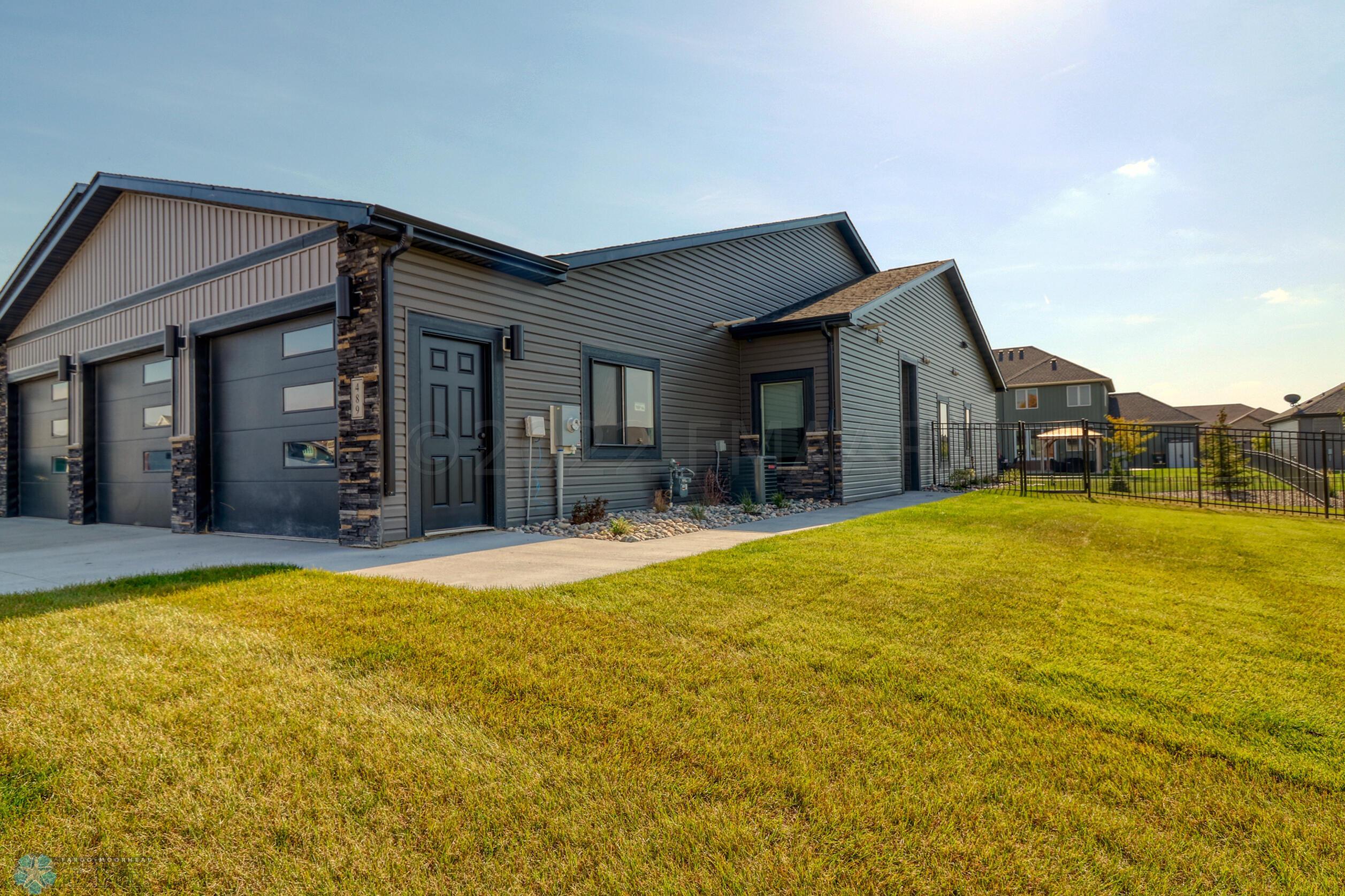 Exterior1_2