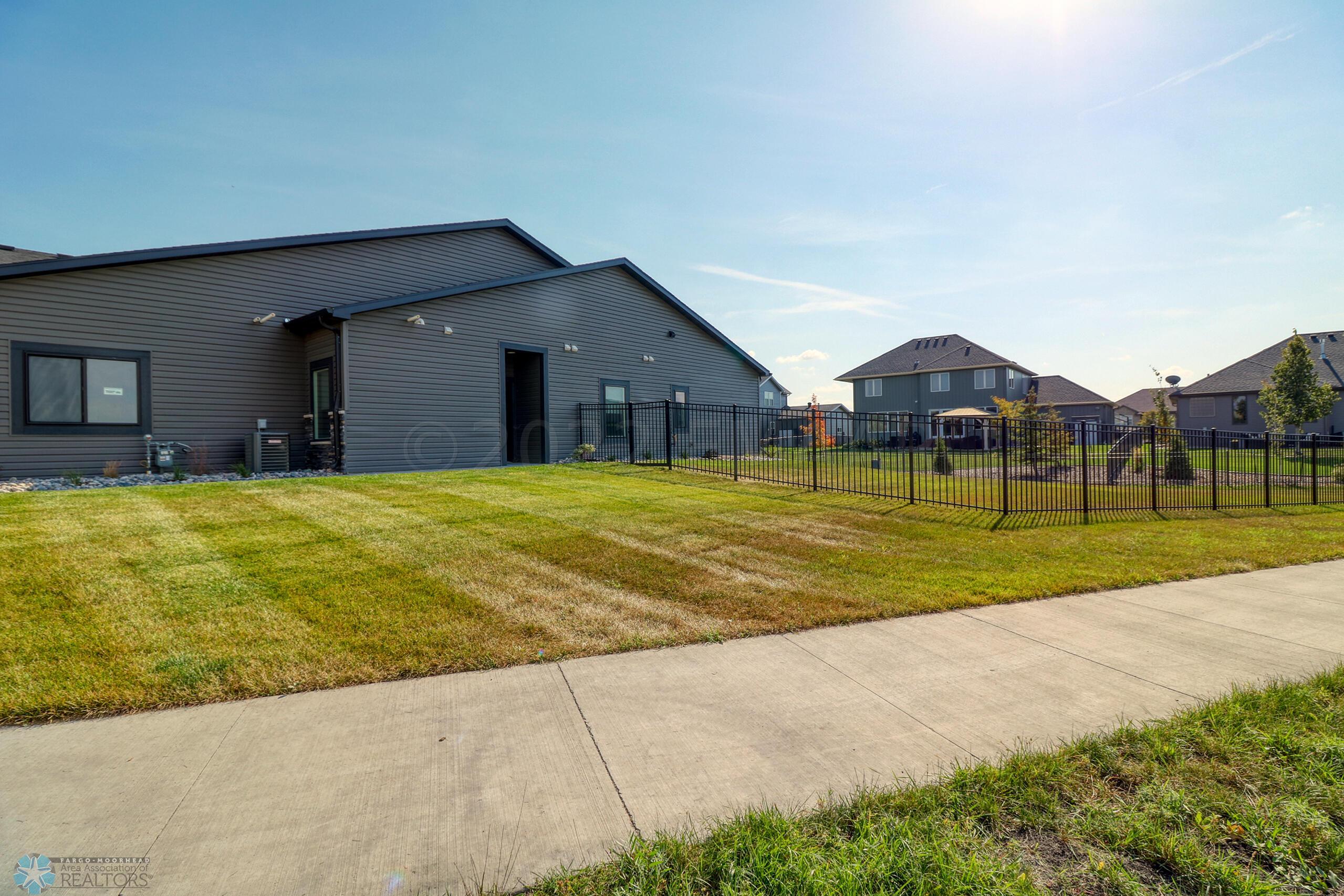 Exterior1_4